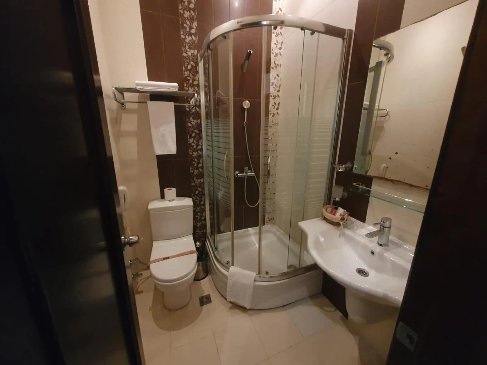 Shower in Riviera Hotel