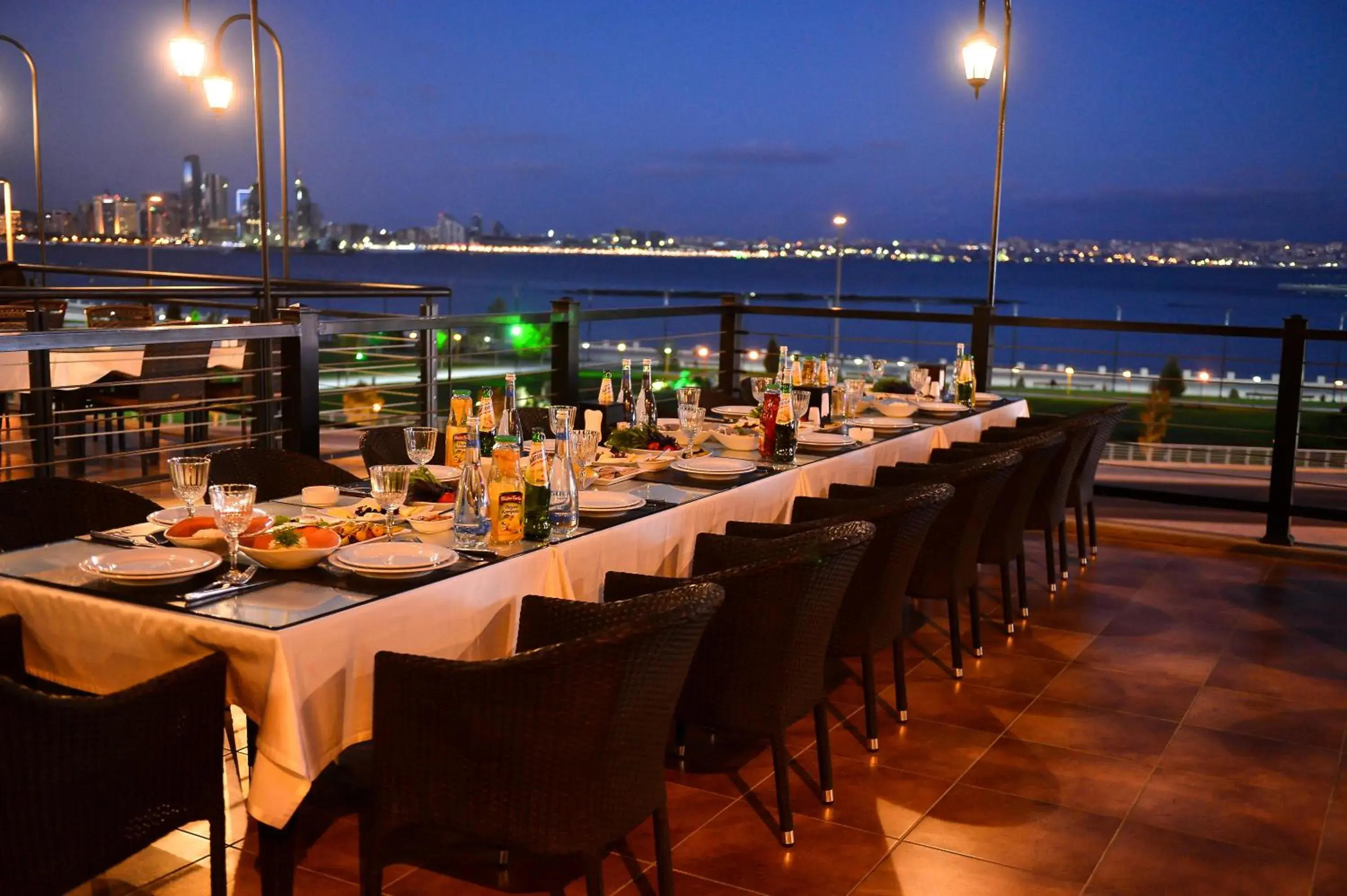 Restaurant/places to eat in Riviera Hotel Restaurant/places to eat in Riviera Hotel