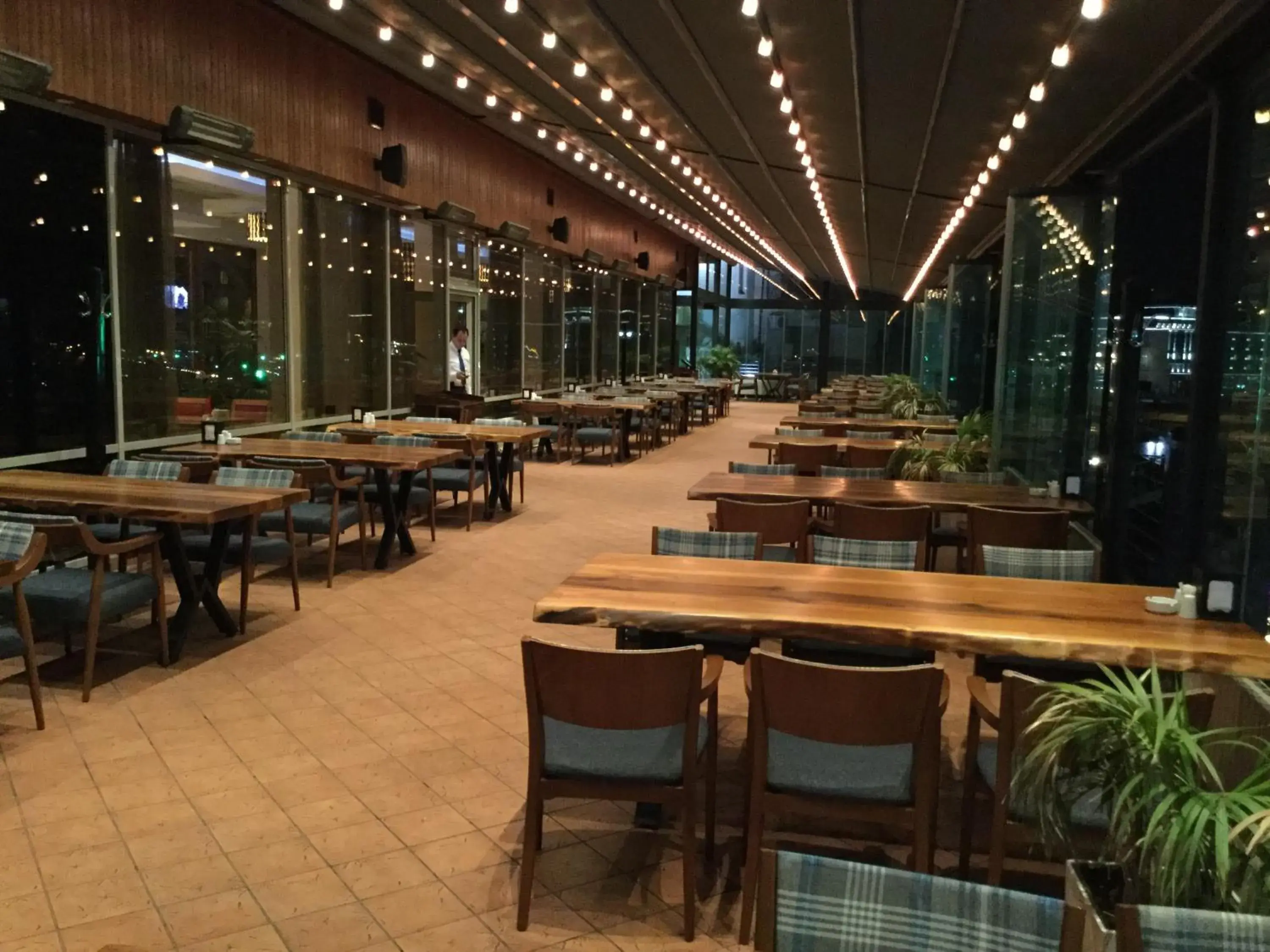 Restaurant/places to eat in Riviera Hotel Restaurant/places to eat in Riviera Hotel