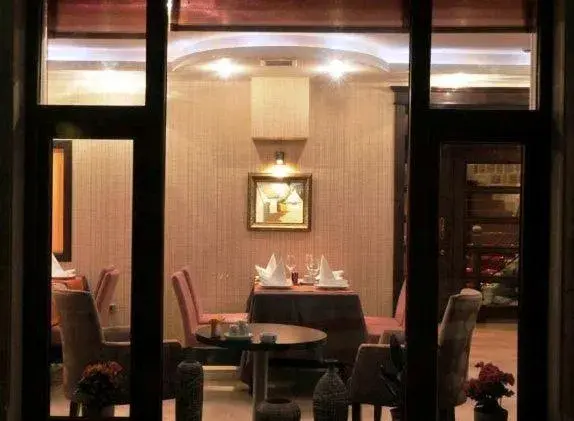 Restaurant/places to eat in Riviera Hotel Restaurant/places to eat in Riviera Hotel