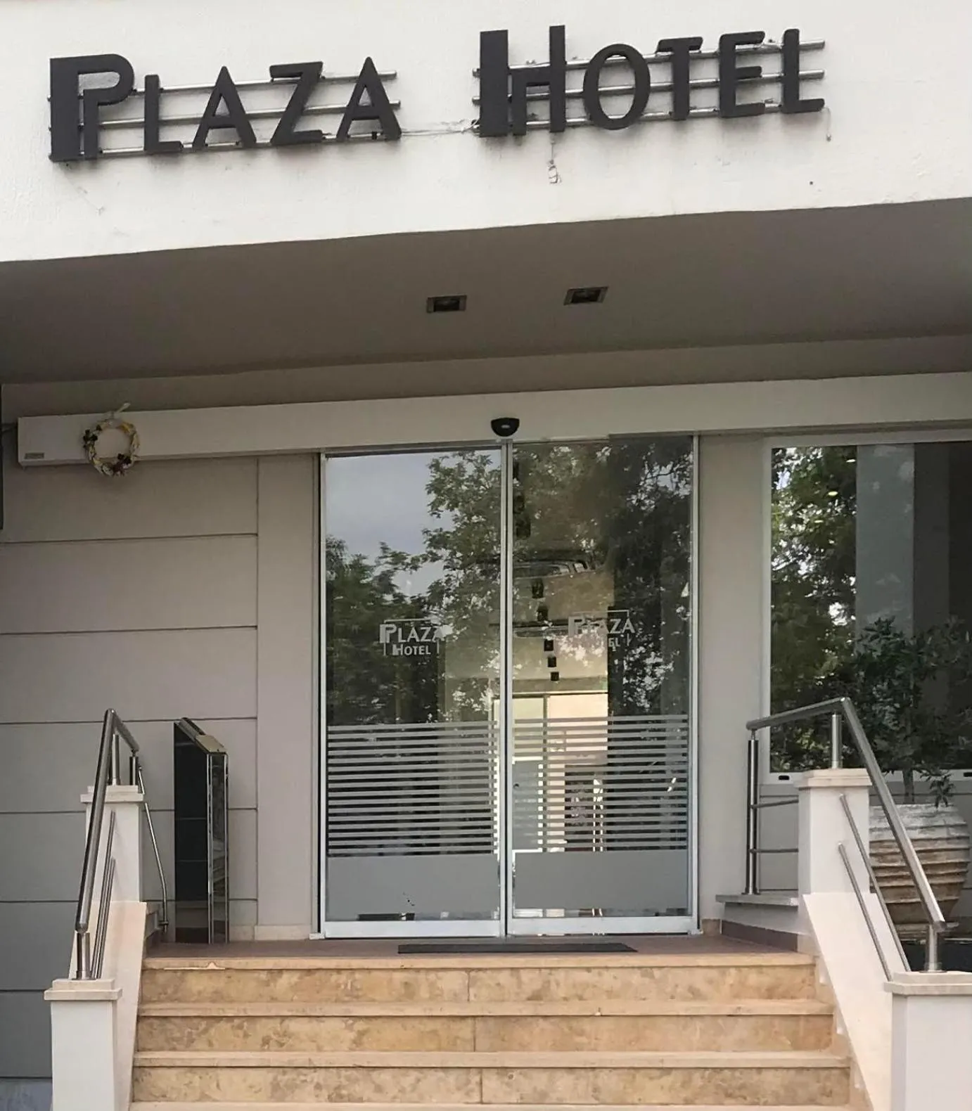 Facade/entrance in Plaza Hotel