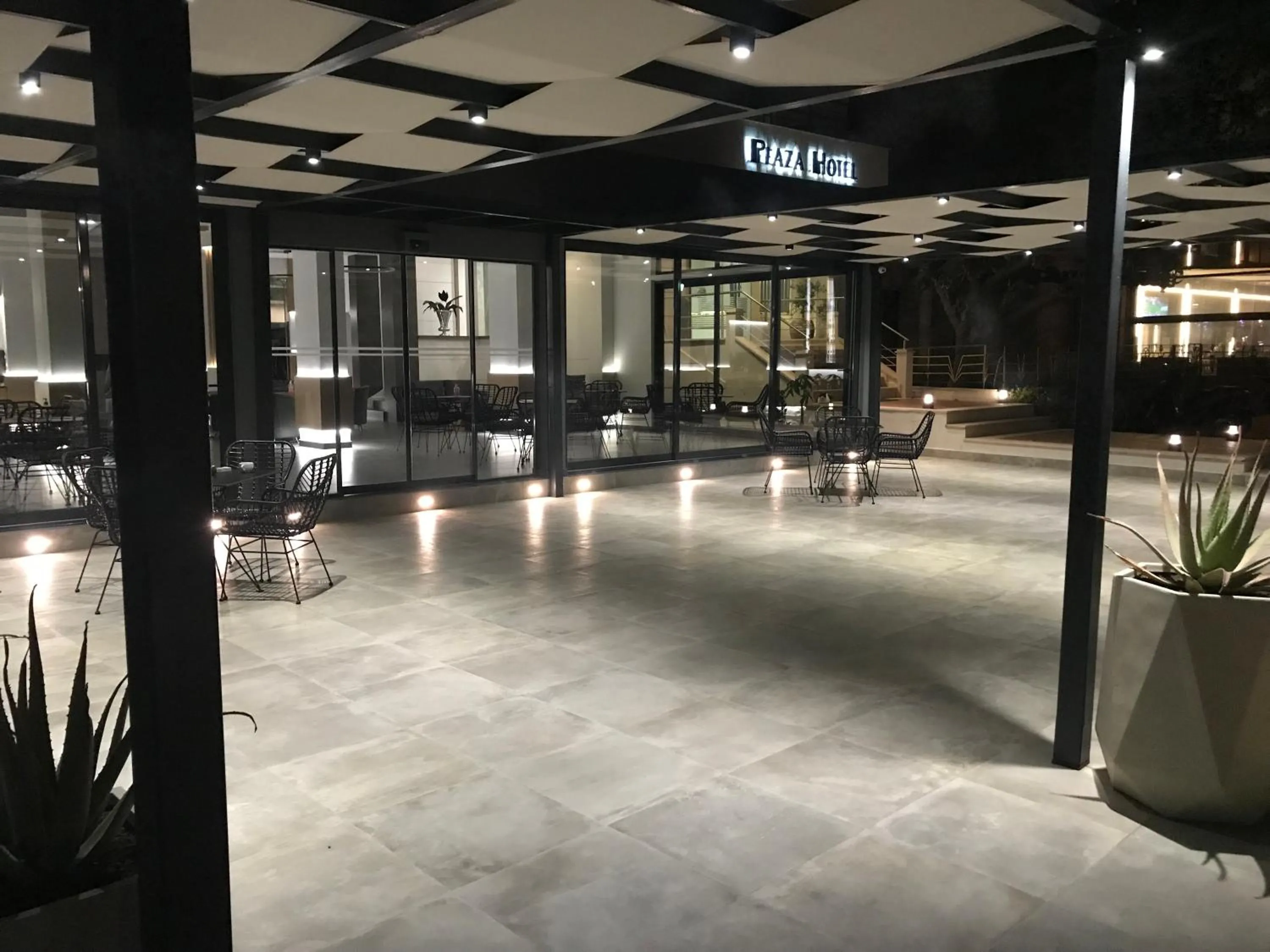 Facade/entrance in Plaza Hotel