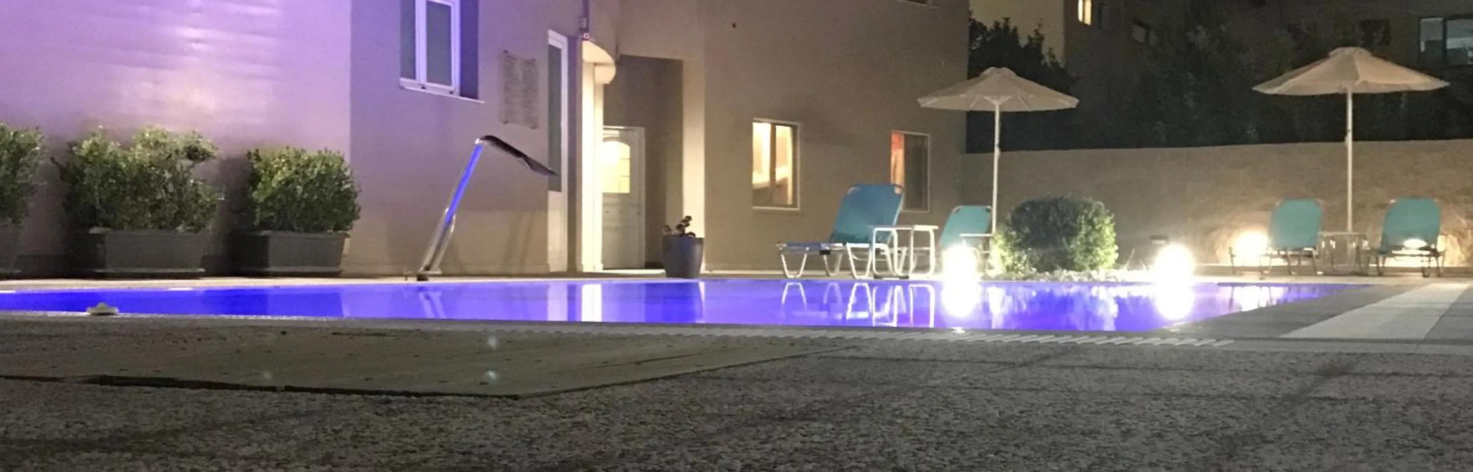Swimming pool in Plaza Hotel