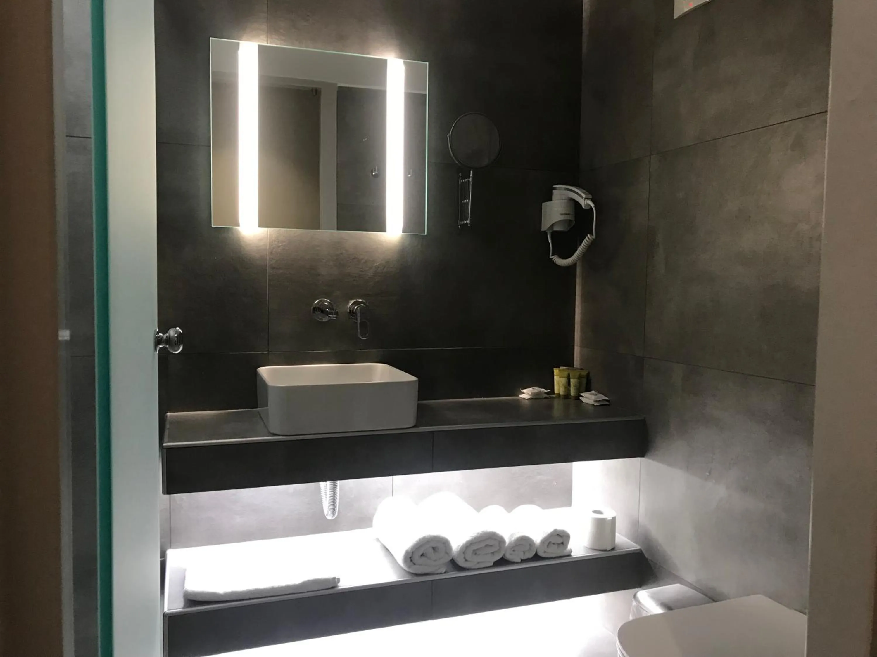 Bathroom in Plaza Hotel