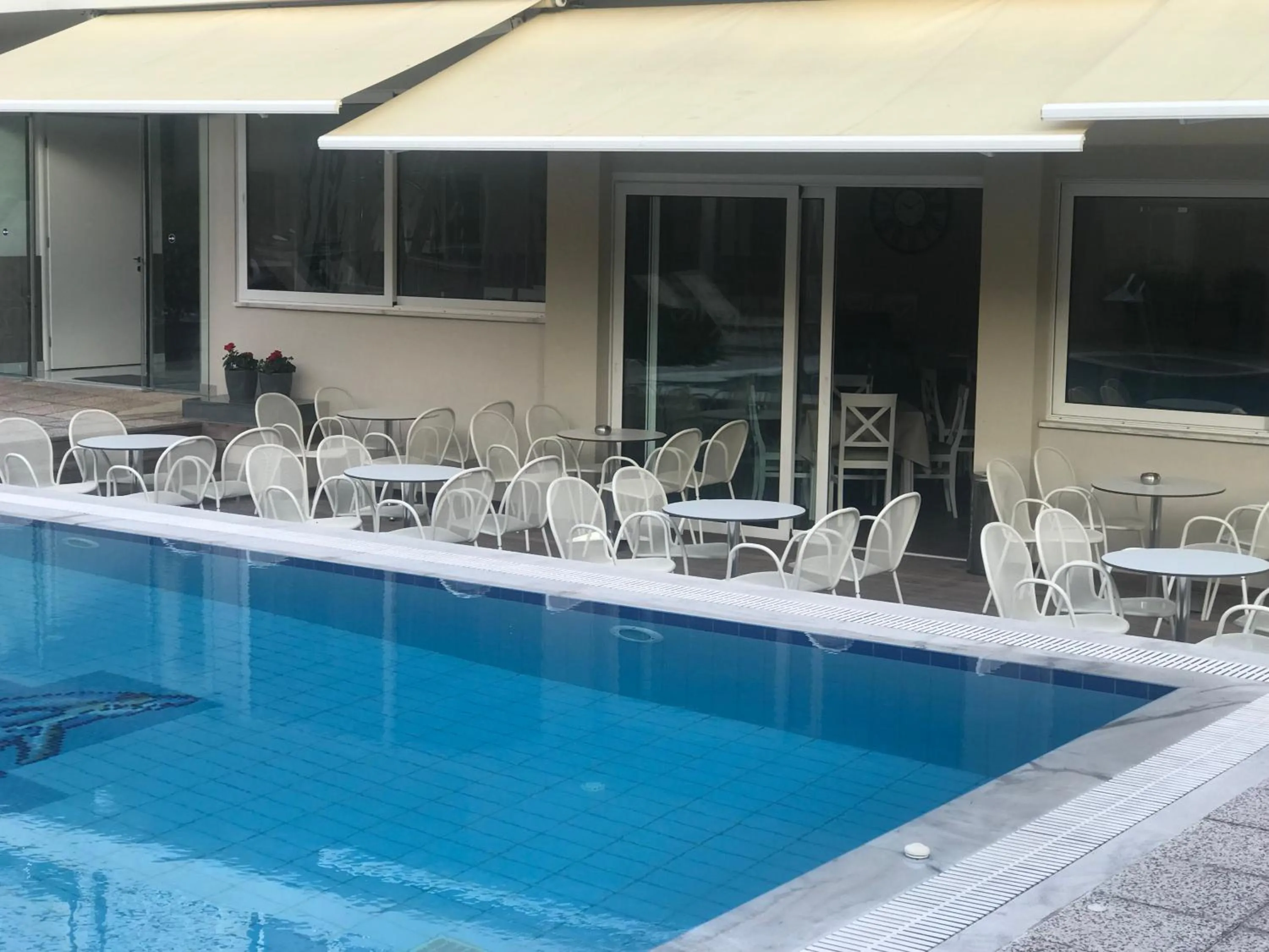 Swimming pool in Plaza Hotel
