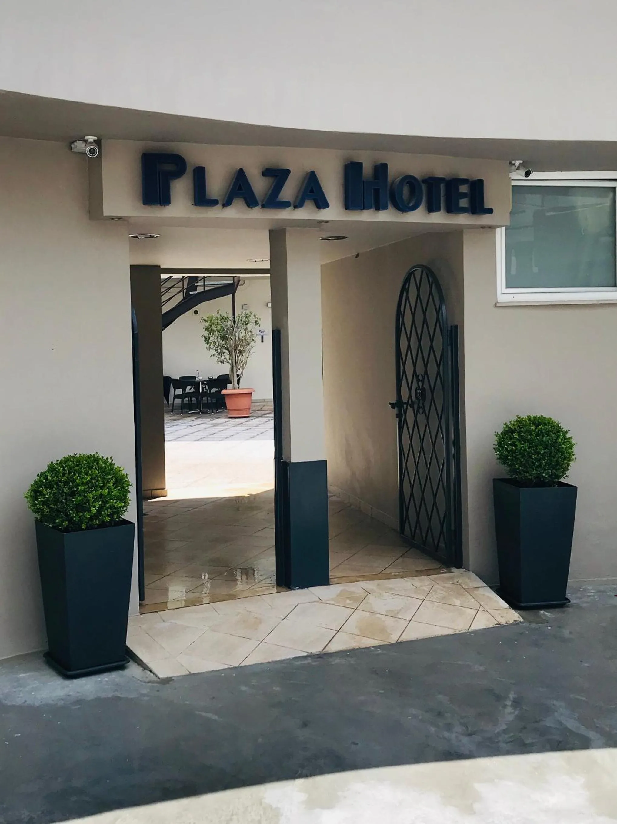 Facade/entrance in Plaza Hotel