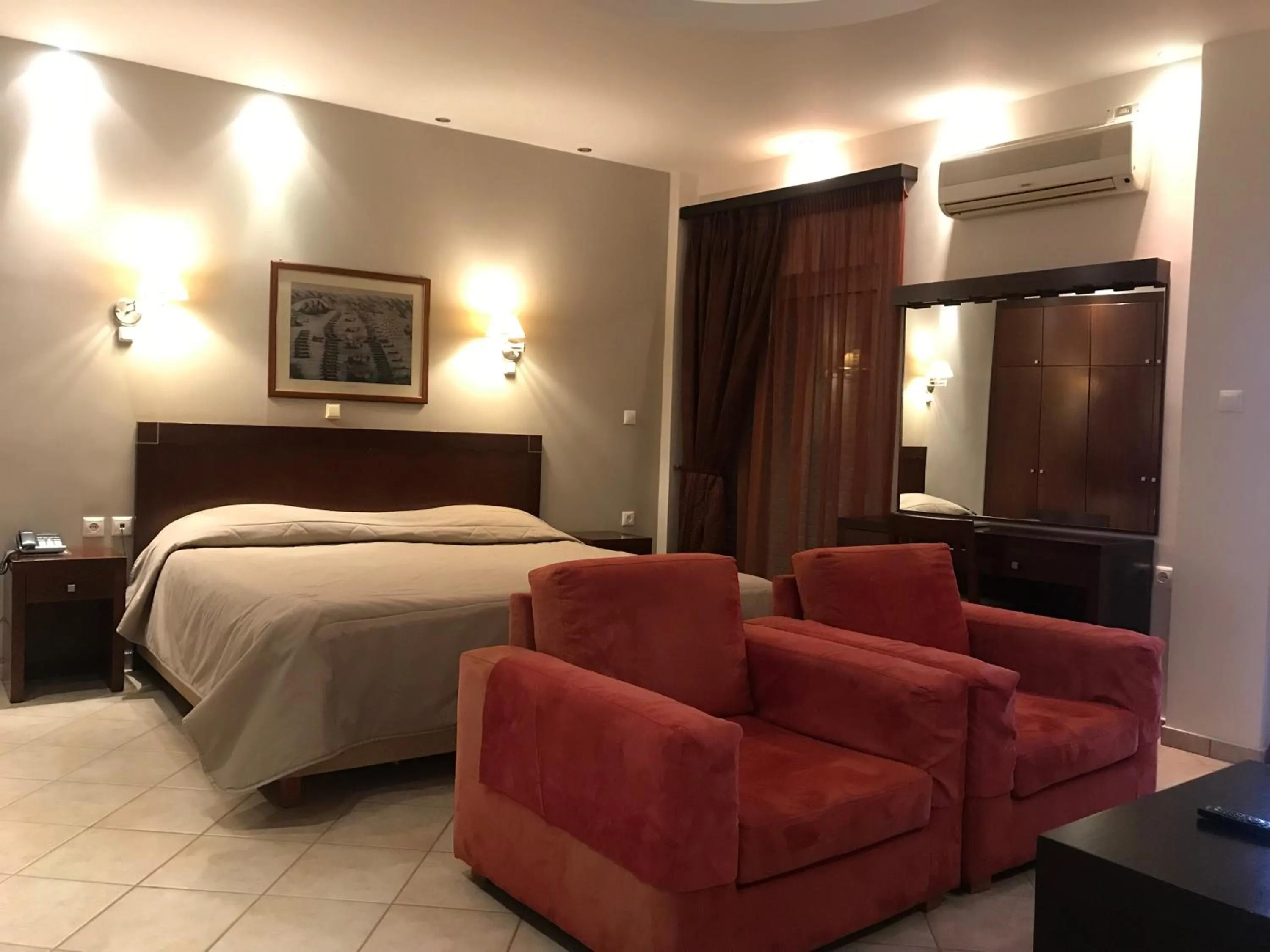 Photo of the whole room, Bed in Plaza Hotel