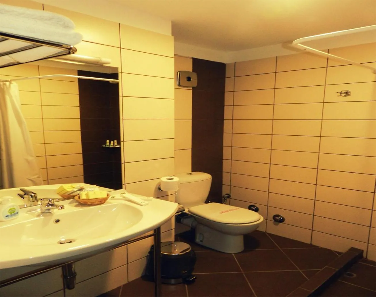 Bathroom in Plaza Hotel
