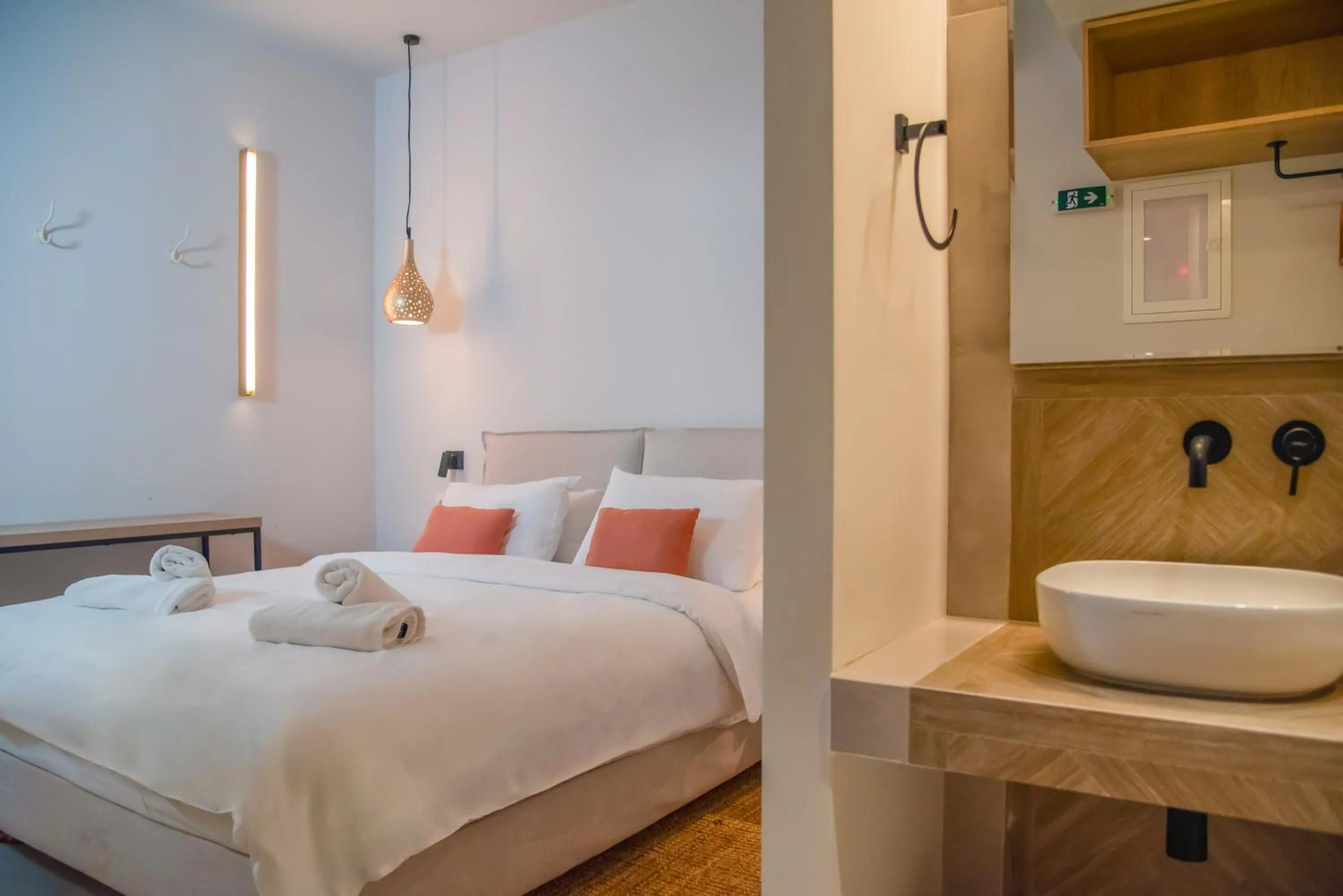 Bathroom, Bed in Princess Hotel