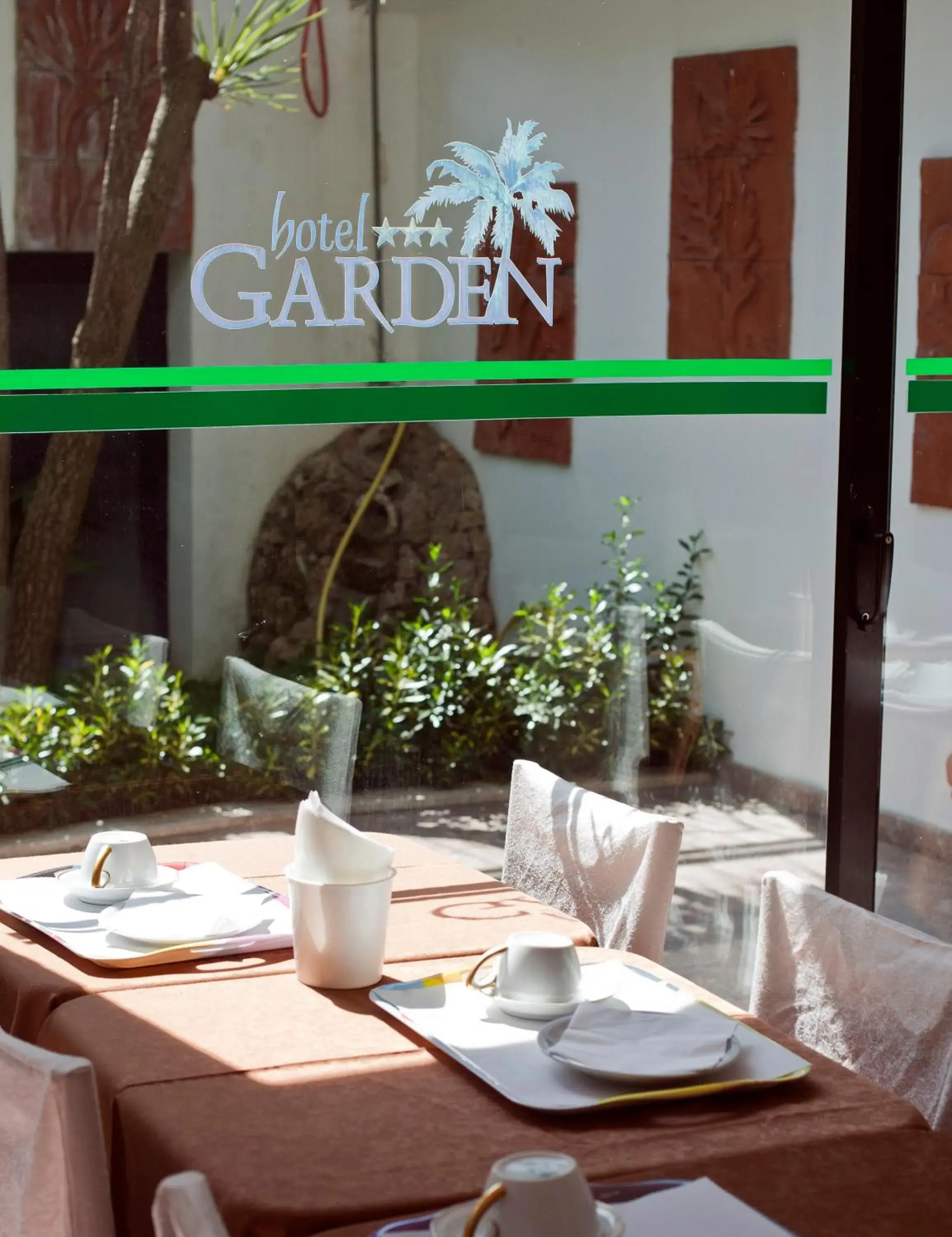 Restaurant/places to eat in Hotel Garden Restaurant/places to eat in Hotel Garden