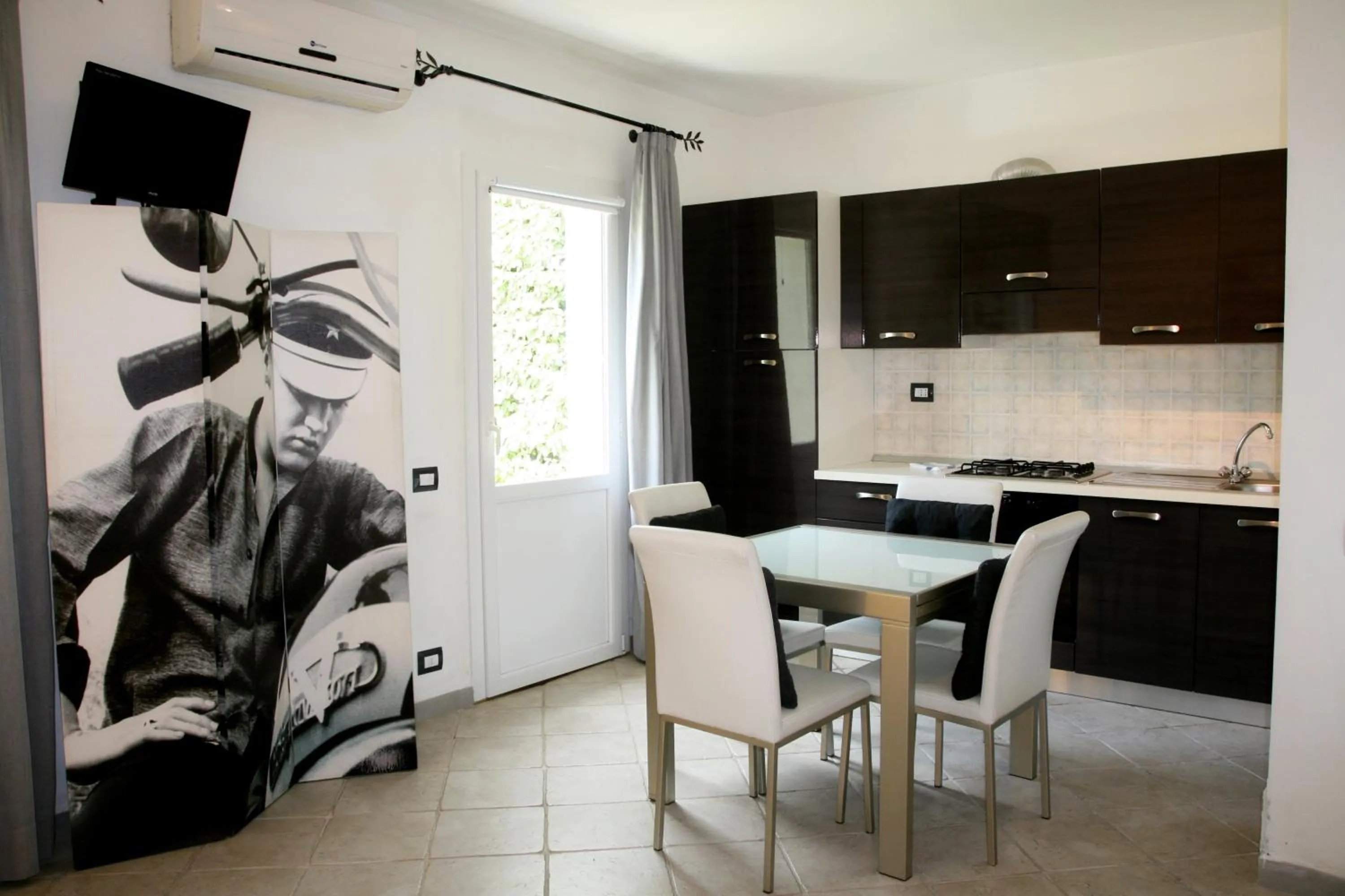 Dining area in Costa Morroni