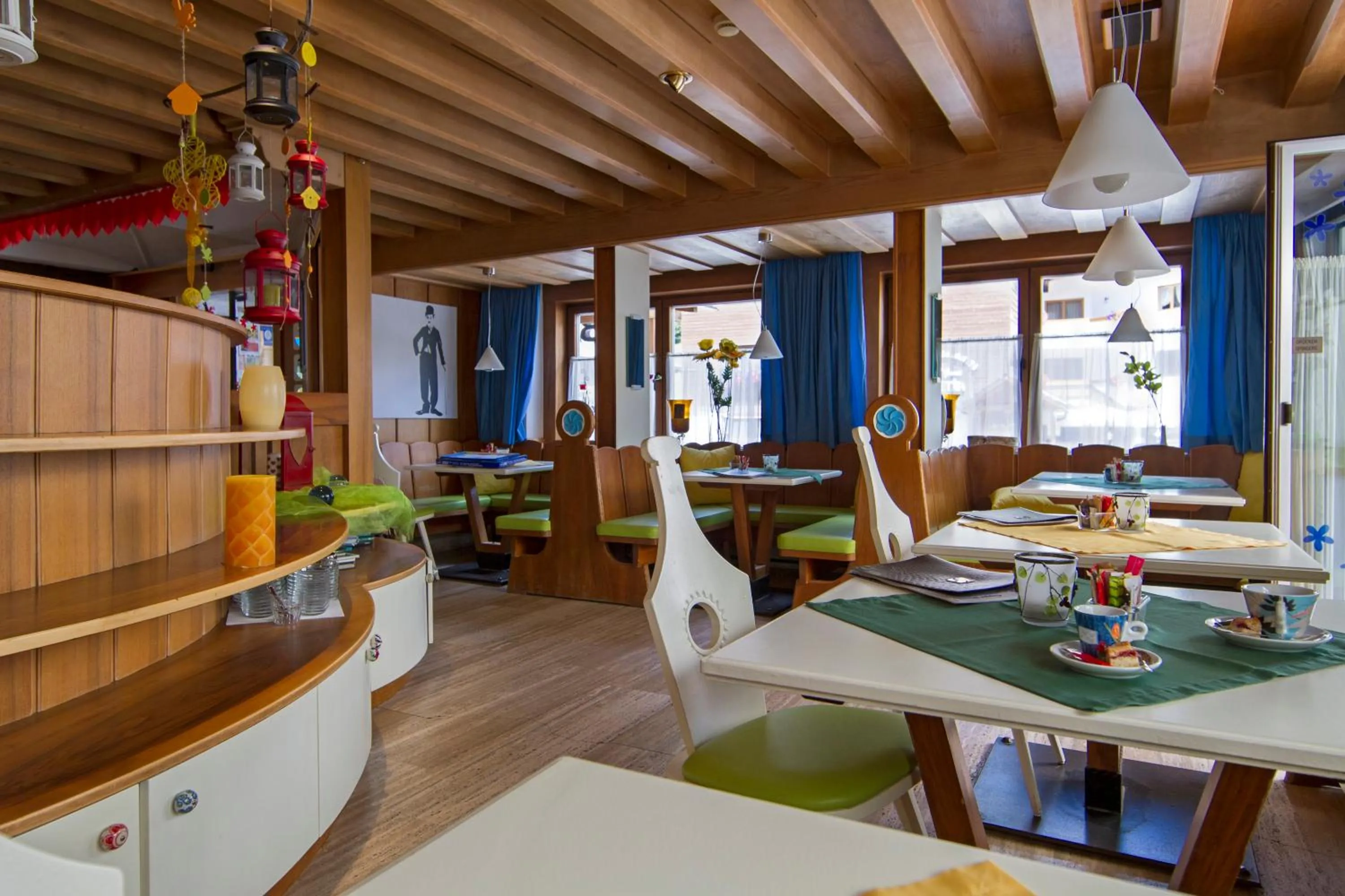 Restaurant/places to eat in Chalet Madrisa