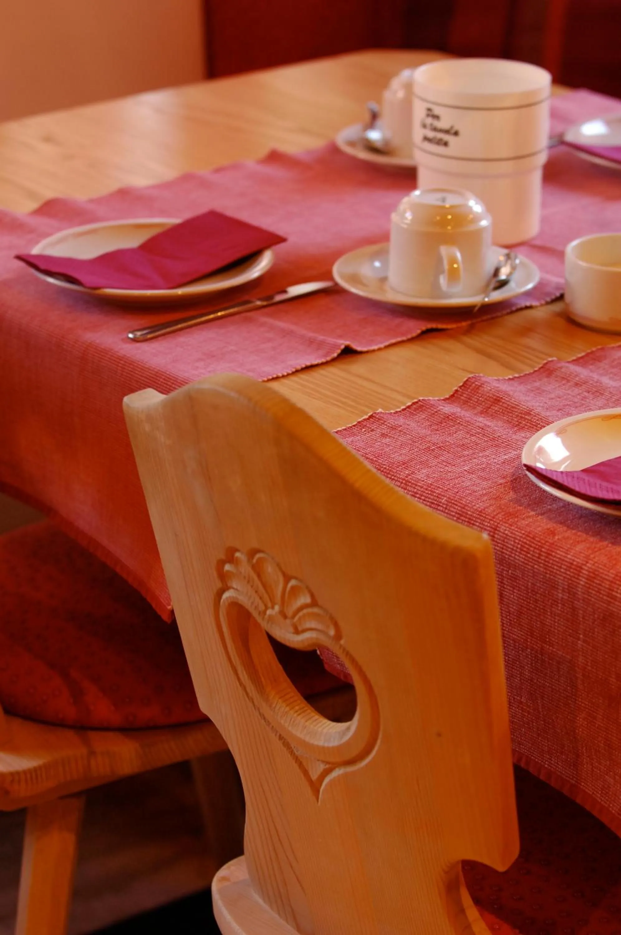 Restaurant/places to eat in Chalet Madrisa