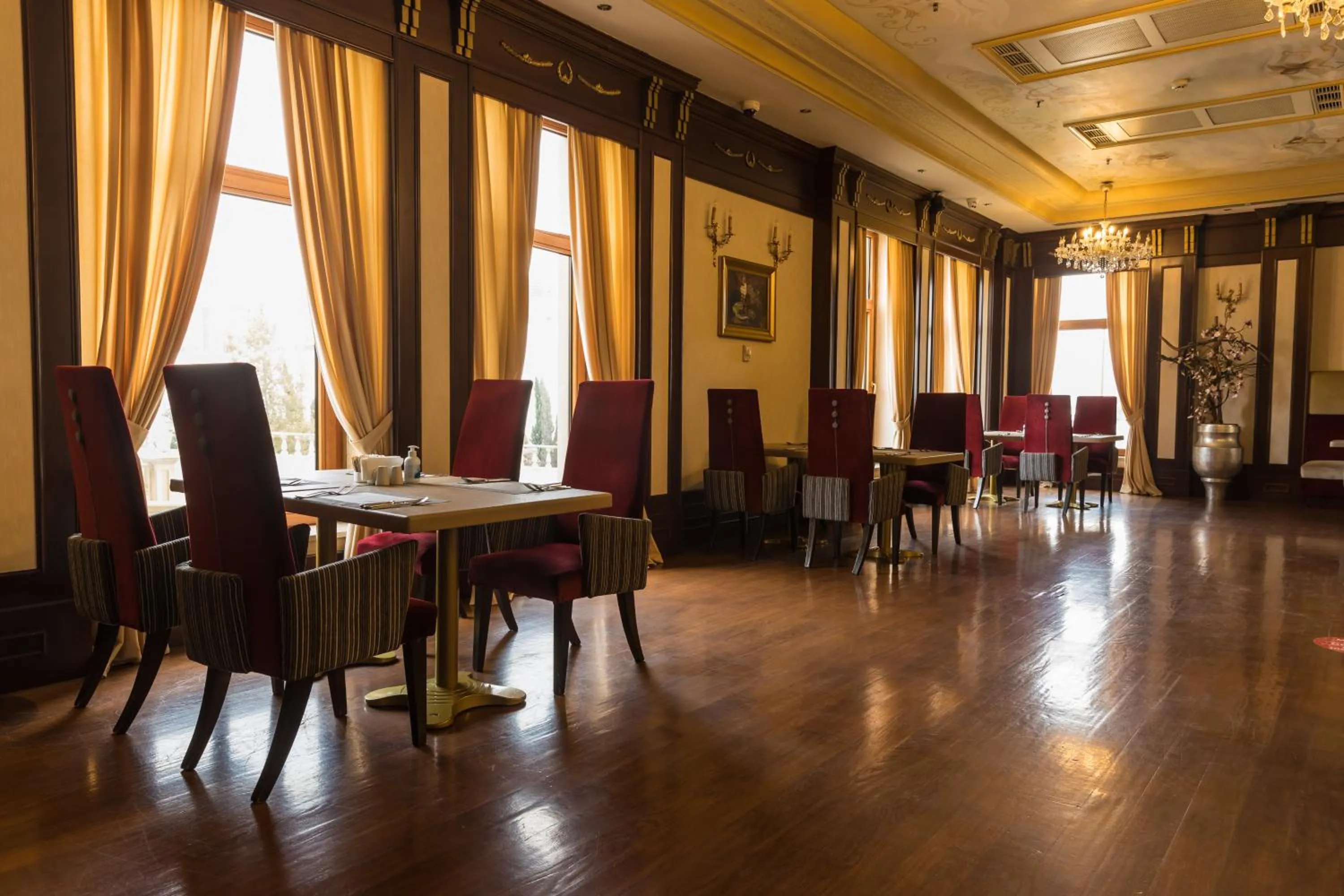 Restaurant/places to eat in Excelsior Hotel & Spa Baku