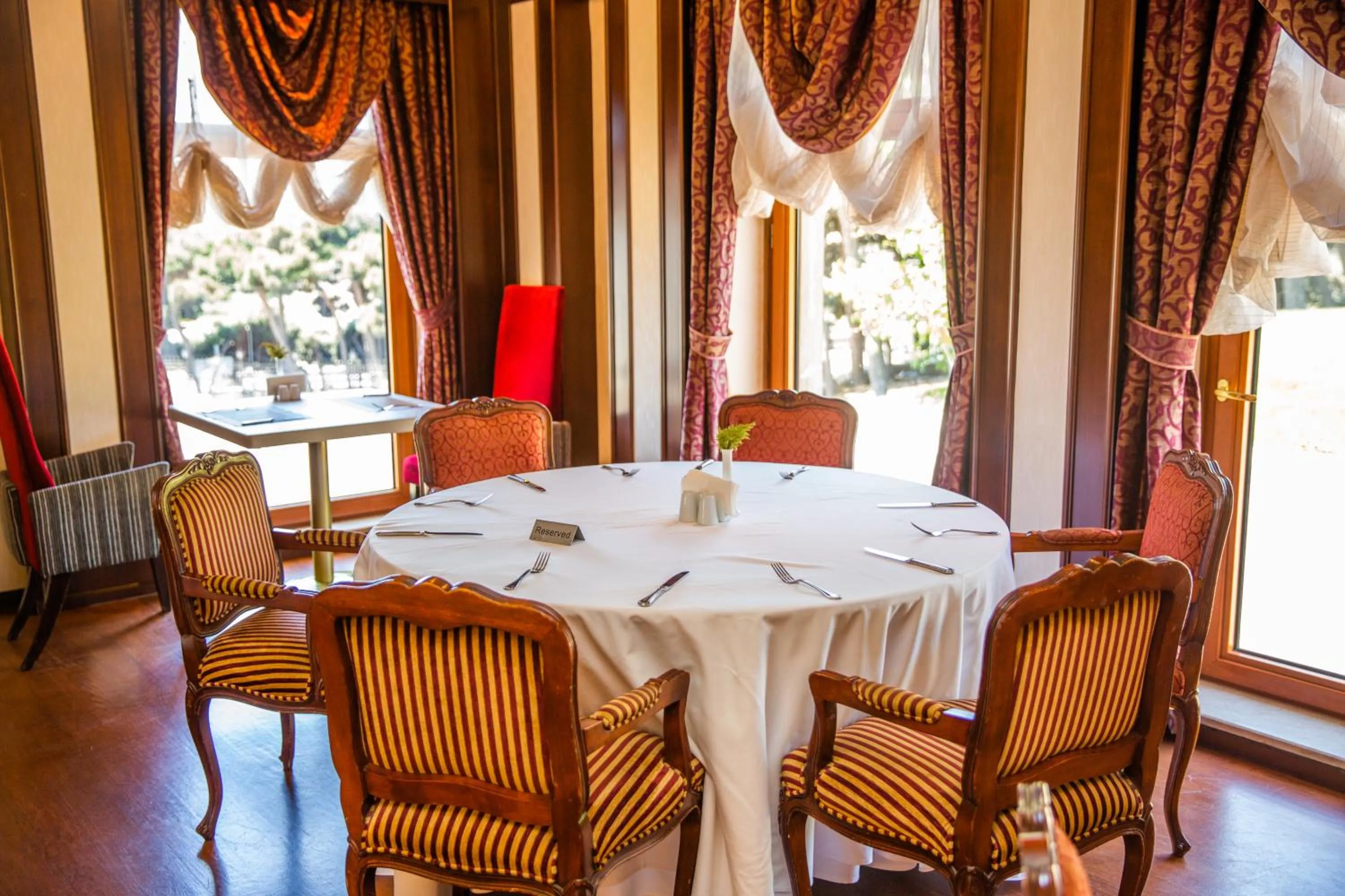 Restaurant/places to eat in Excelsior Hotel & Spa Baku