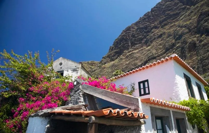 Facade/entrance in Faja dos Padres