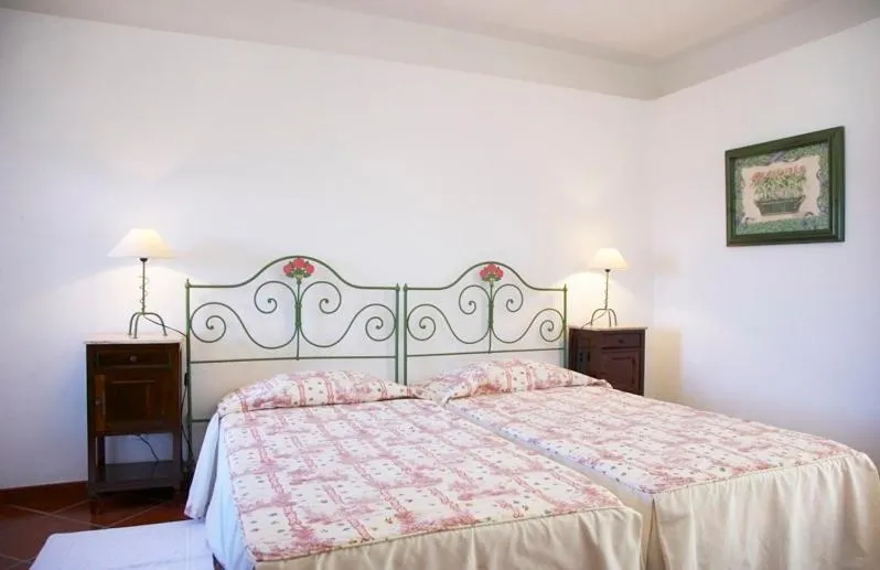 Photo of the whole room, Bed in Faja dos Padres