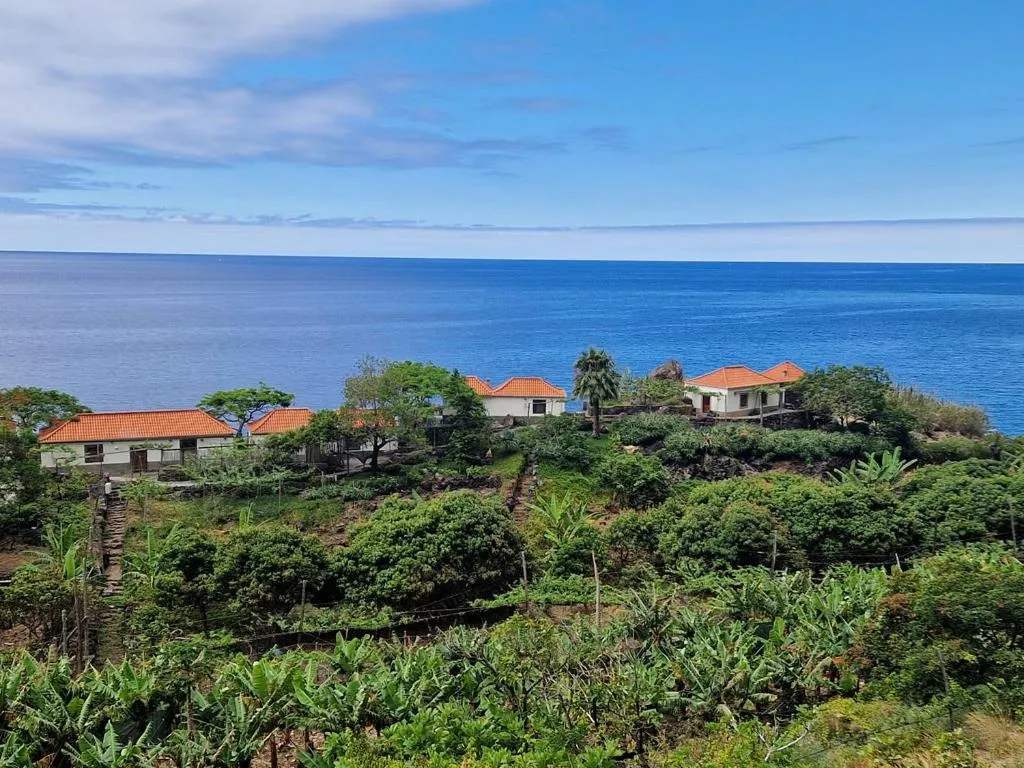 Property building in Faja dos Padres