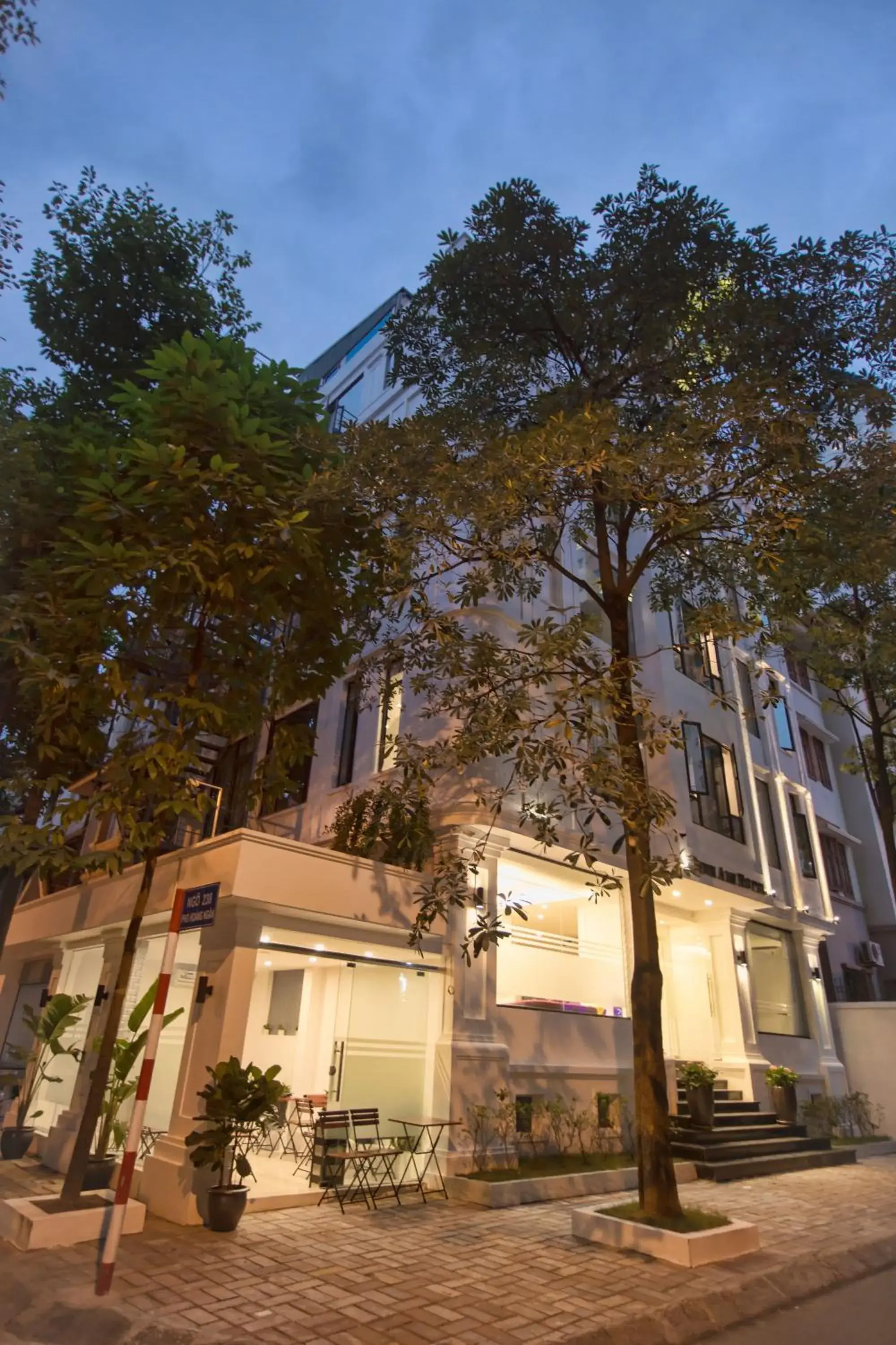 Restaurant/places to eat in Dinh Ami Hanoi Hotel Restaurant/places to eat in Dinh Ami Hanoi Hotel