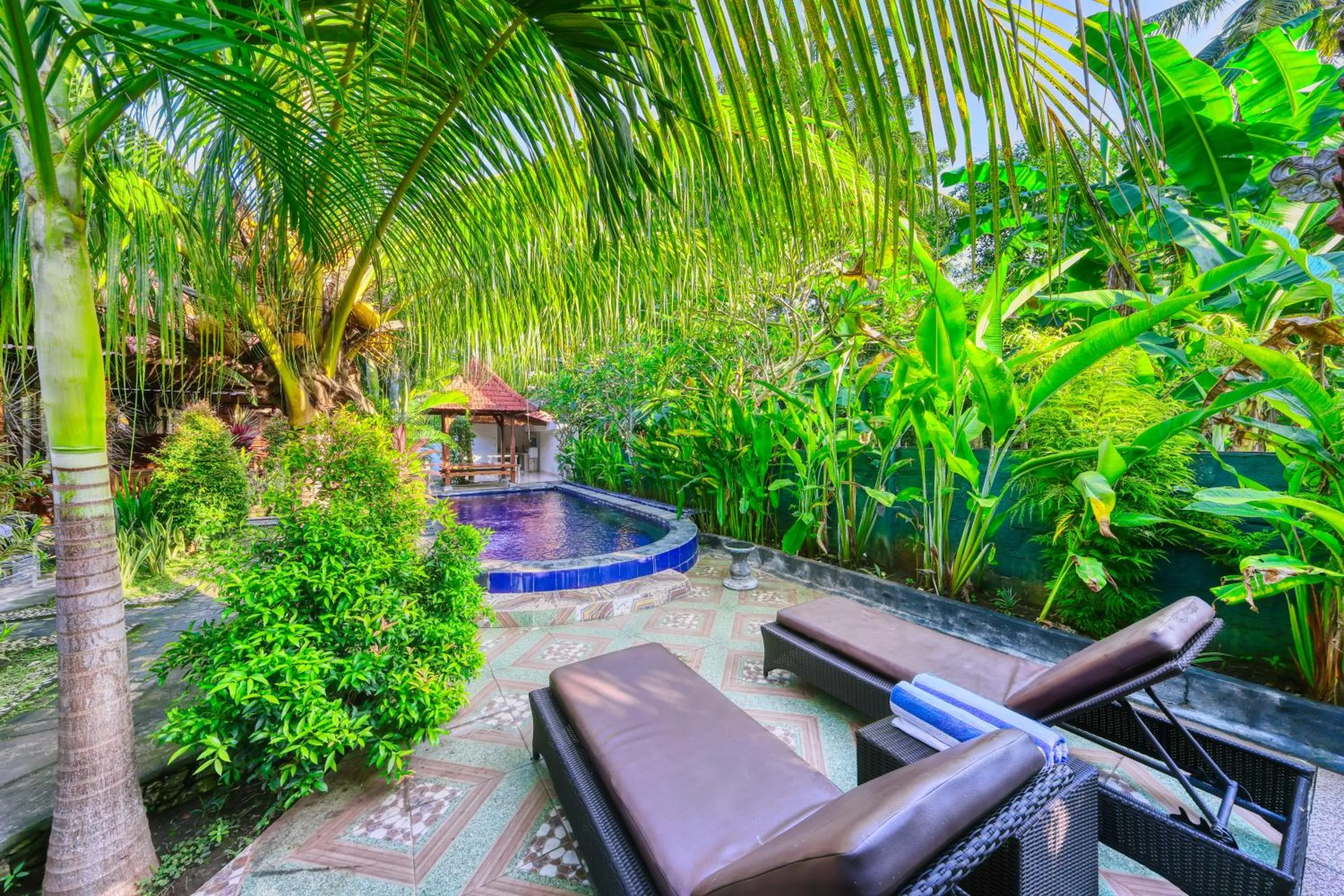 Swimming pool in Asoka Bungalows