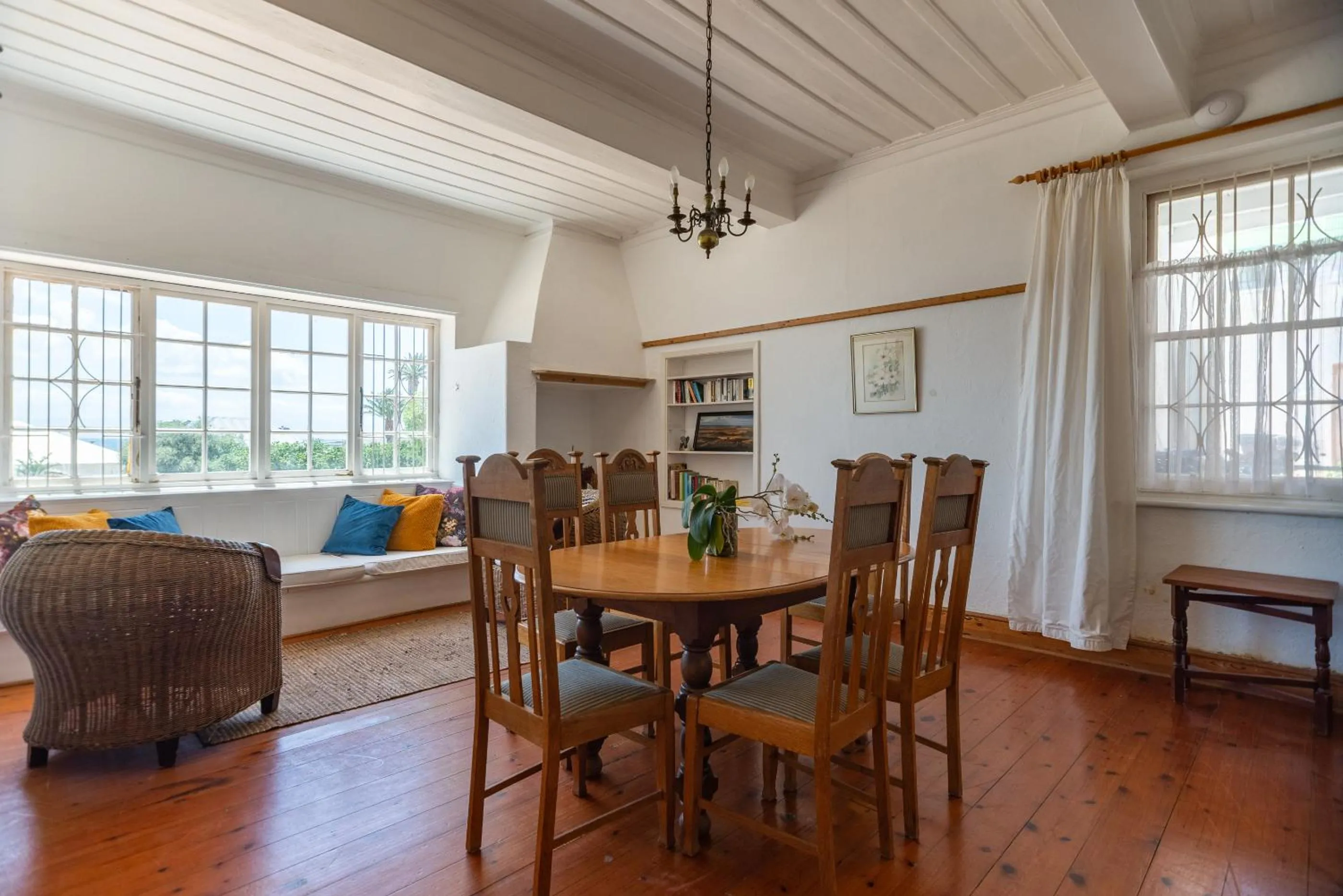 Seating area in Bosky Dell on Boulders Beach