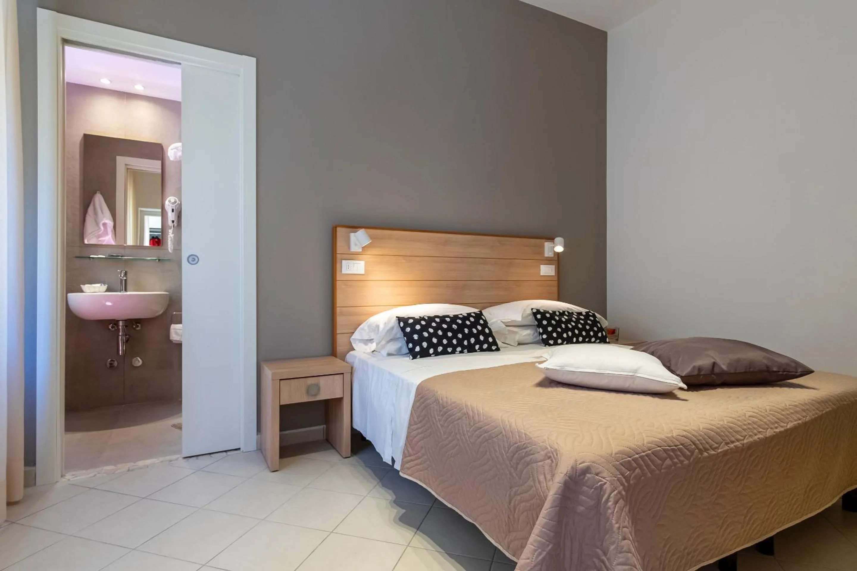 Bed in Hotel Mocambo Riccione CENTRALISSIMO AL MARE