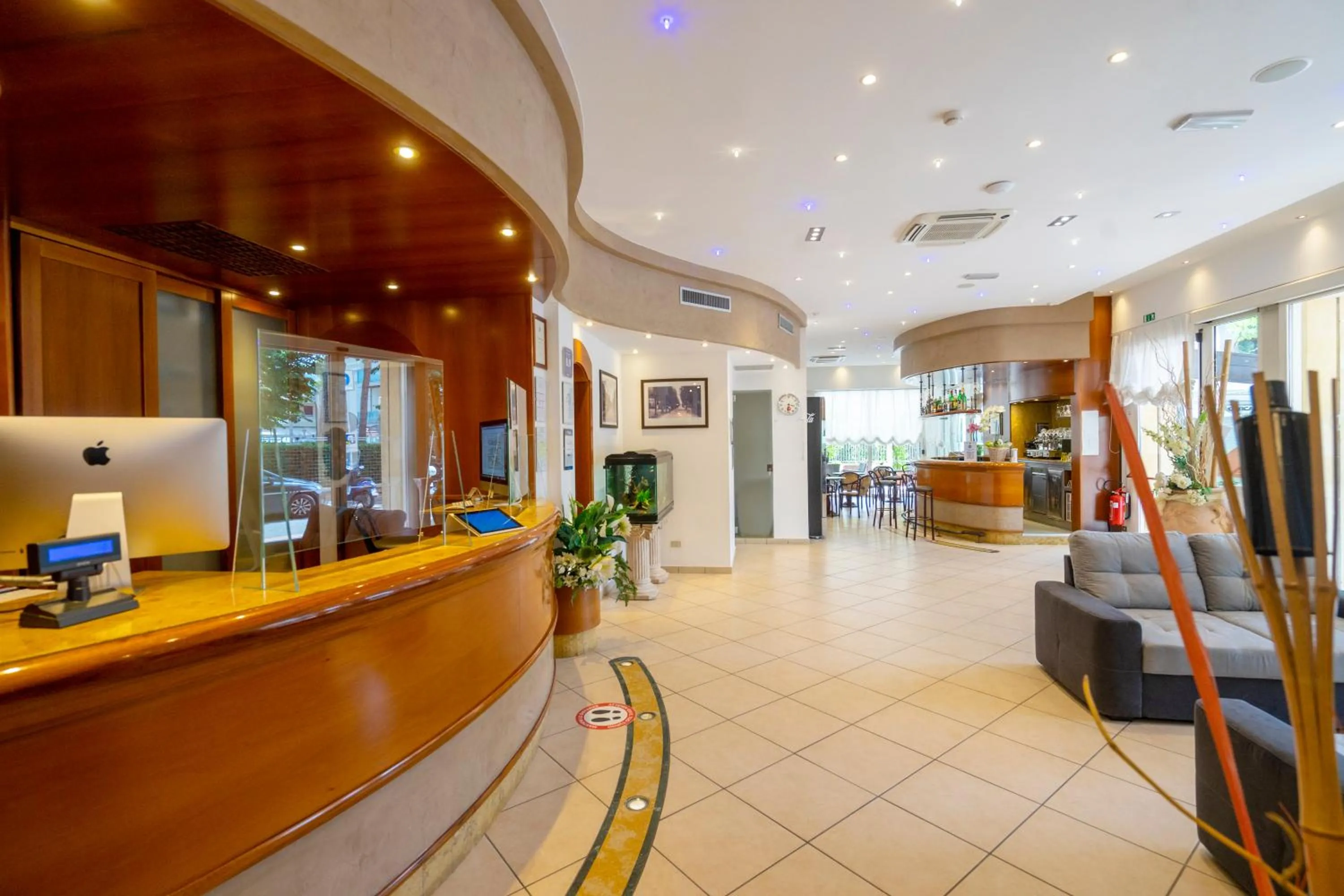 Lobby or reception in Hotel Mocambo Riccione CENTRALISSIMO AL MARE