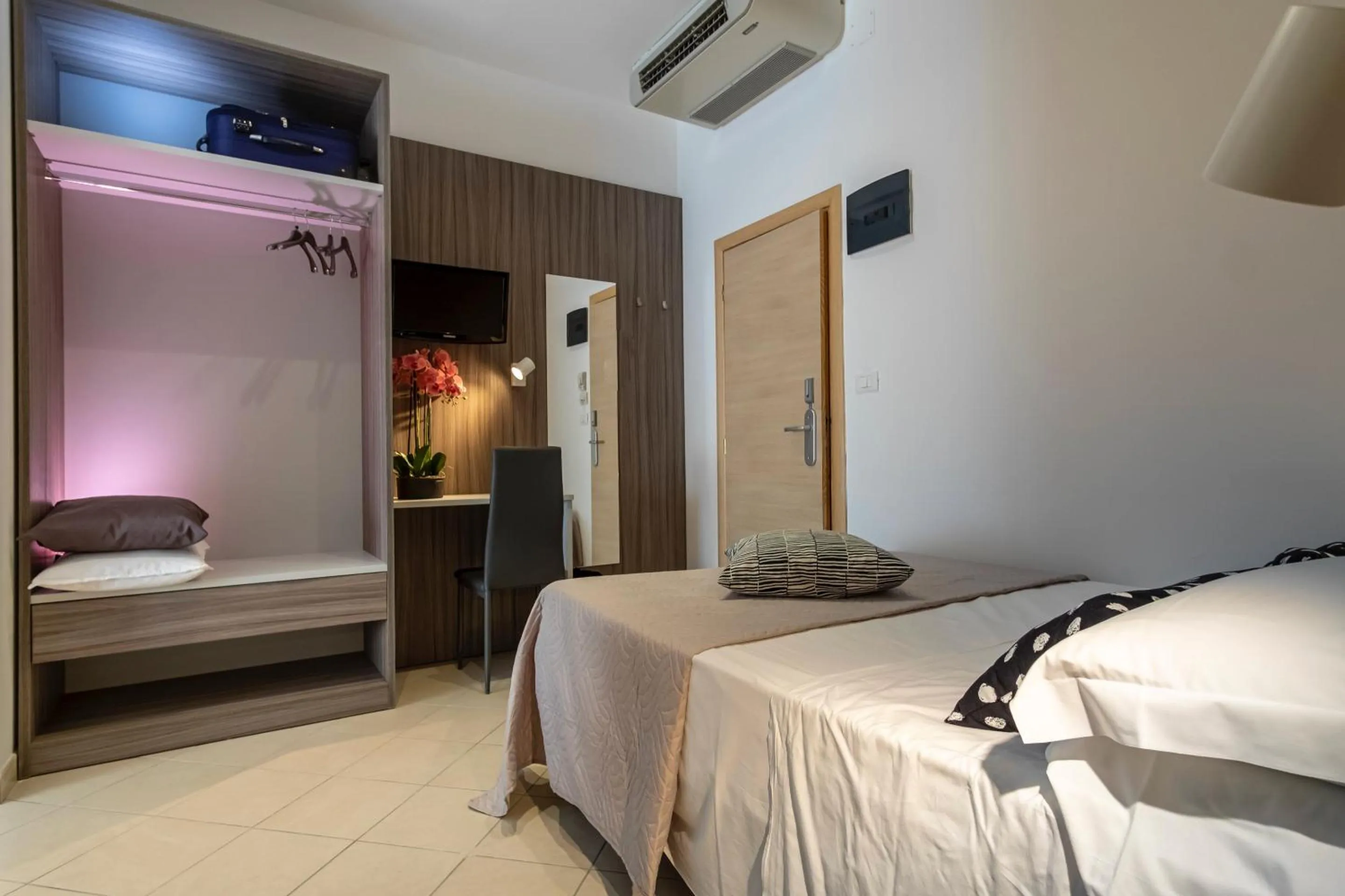 Bed in Hotel Mocambo Riccione CENTRALISSIMO AL MARE