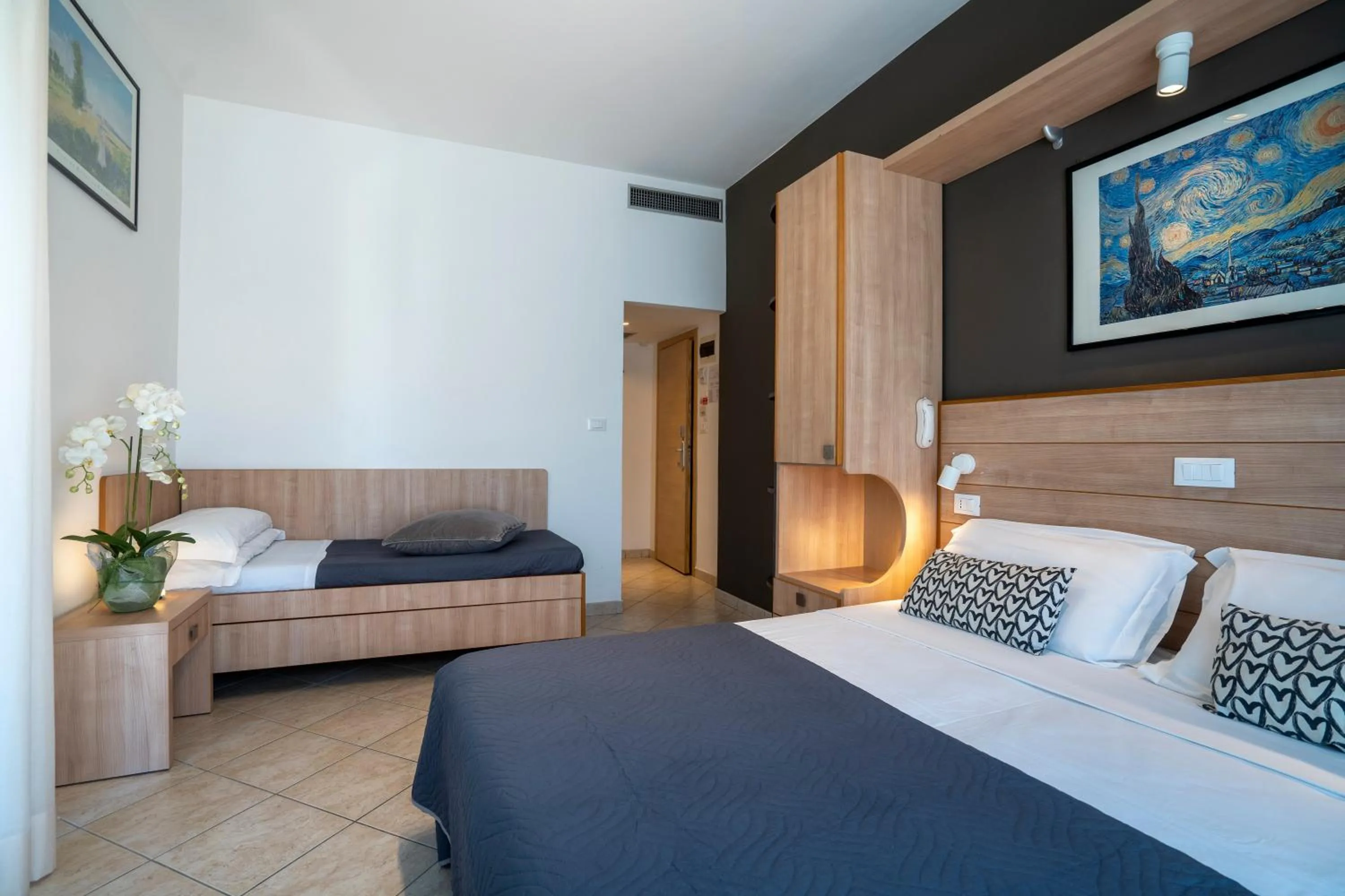 Bed in Hotel Mocambo Riccione CENTRALISSIMO AL MARE