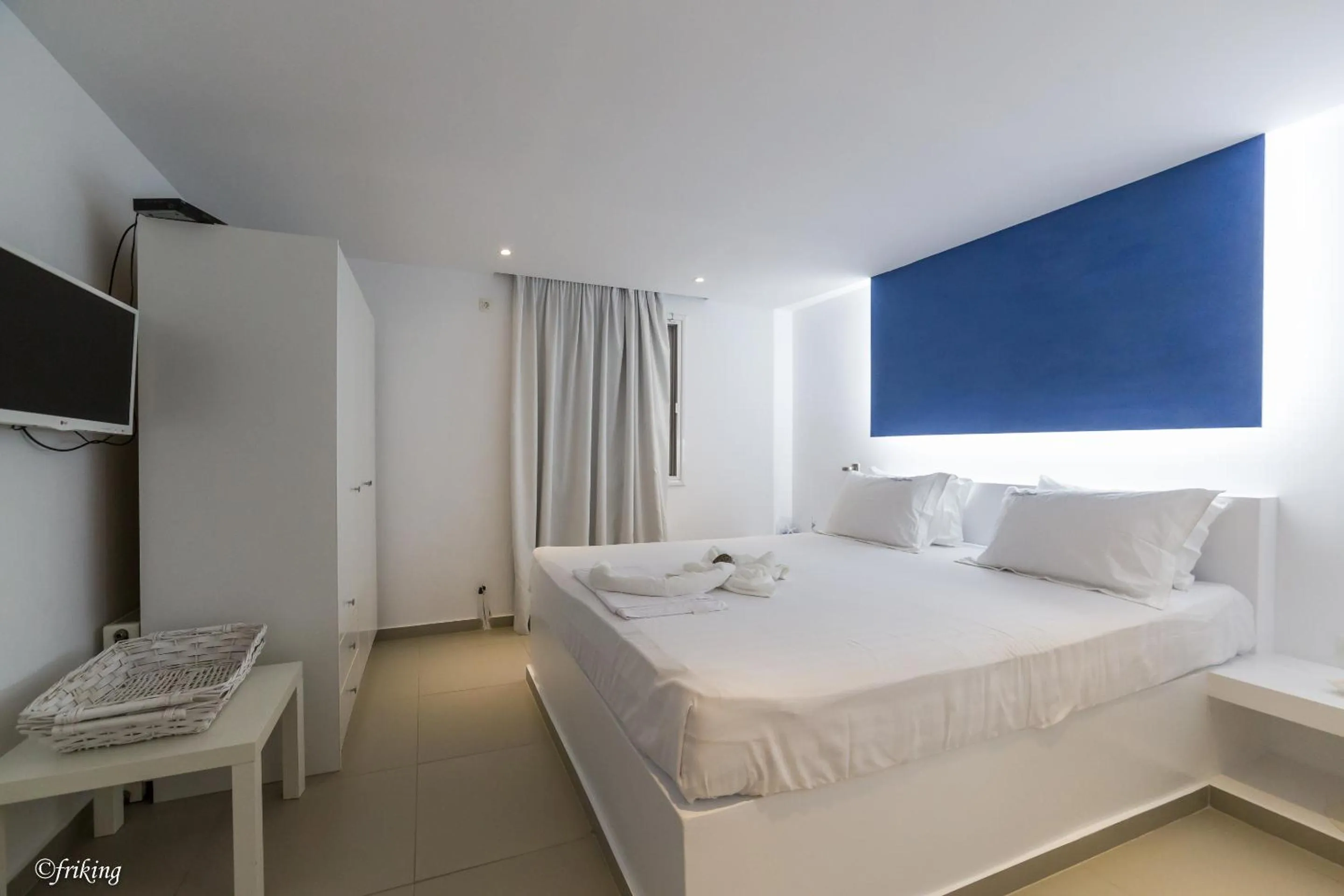 Photo of the whole room, Bed in Argiris Studios