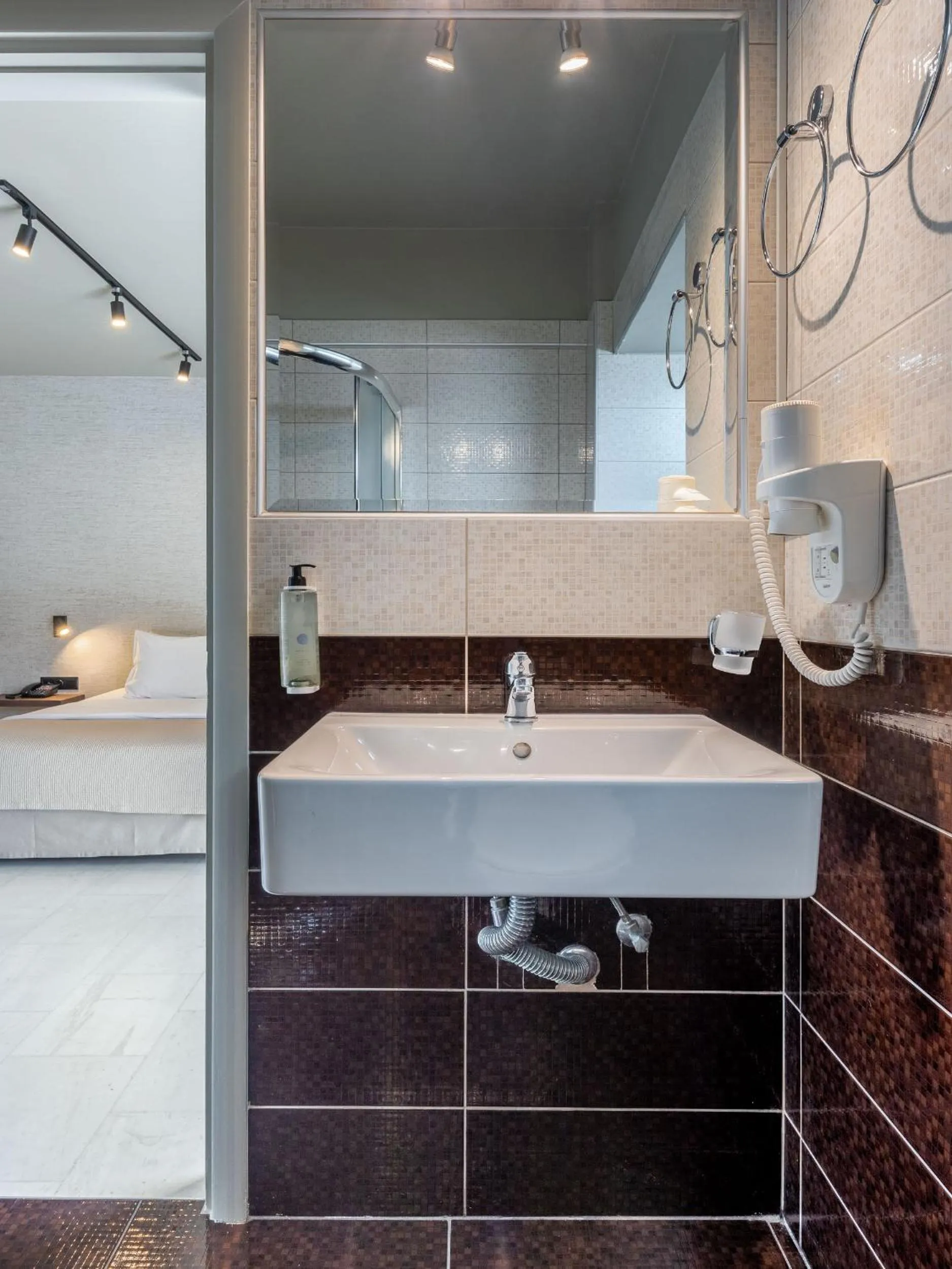 Shower in Hotel Nafpaktos