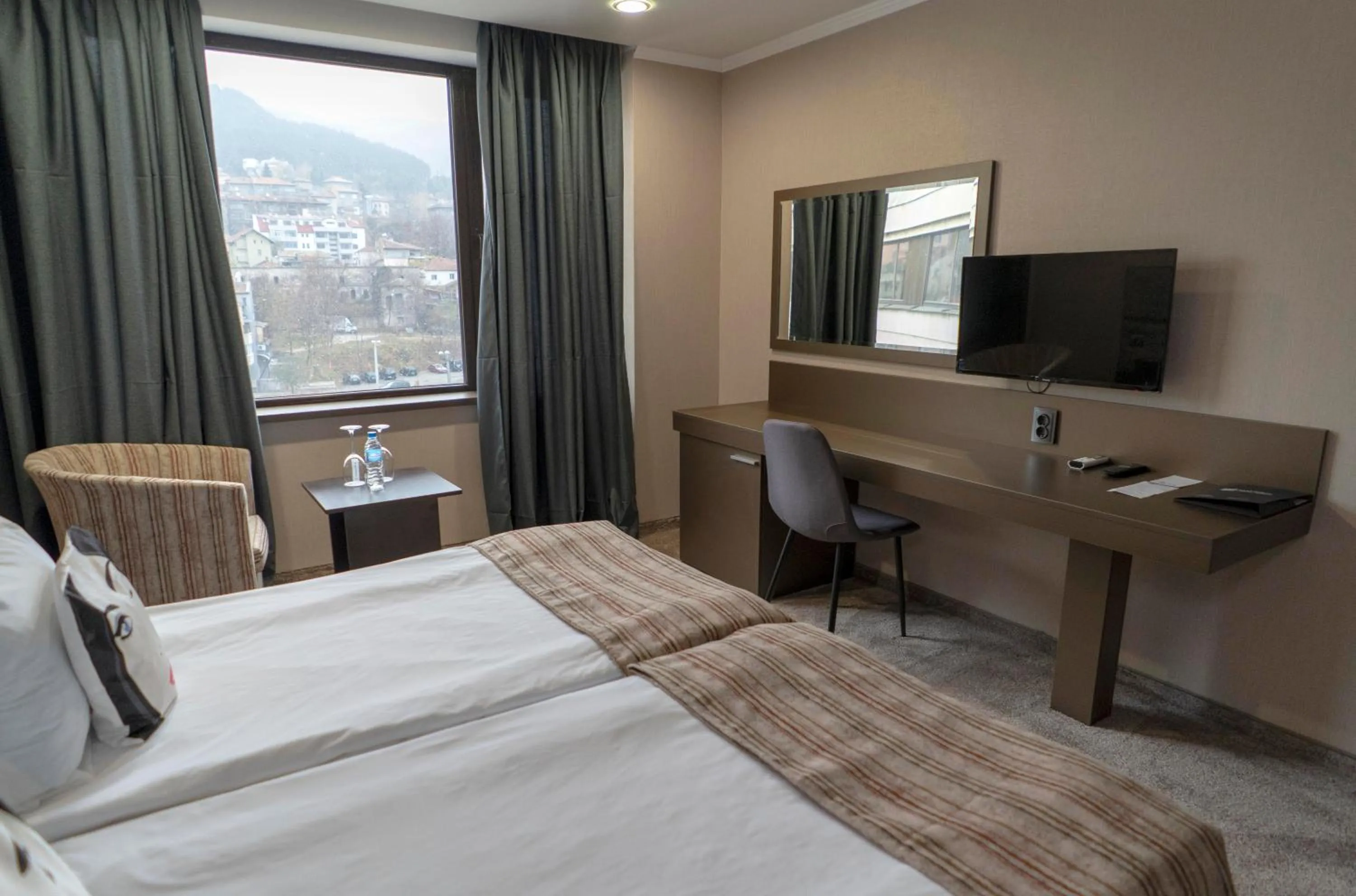 Photo of the whole room in Grand Hotel Shumen