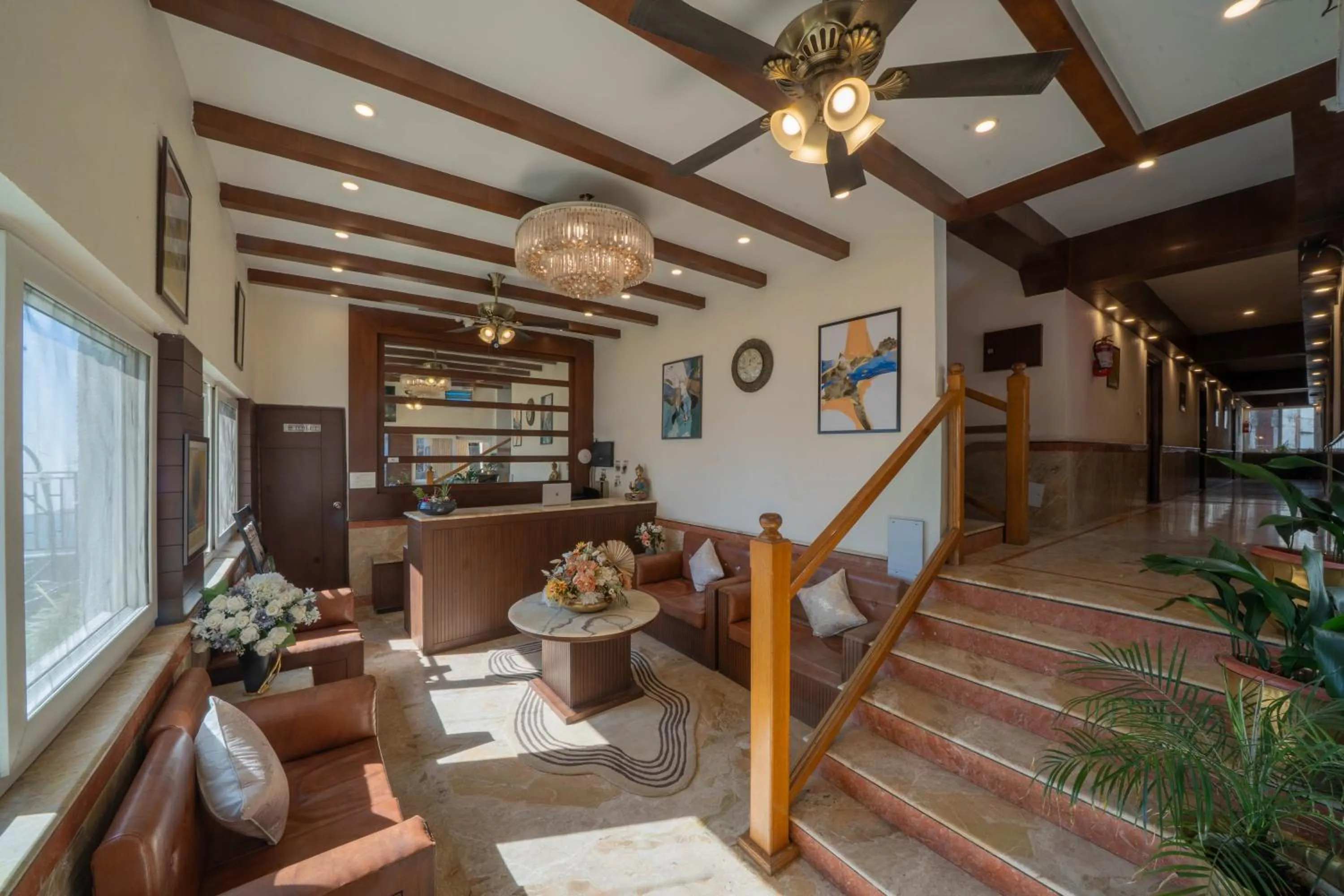 Lobby or reception in Perfectstayz Premium The Pride at mall road