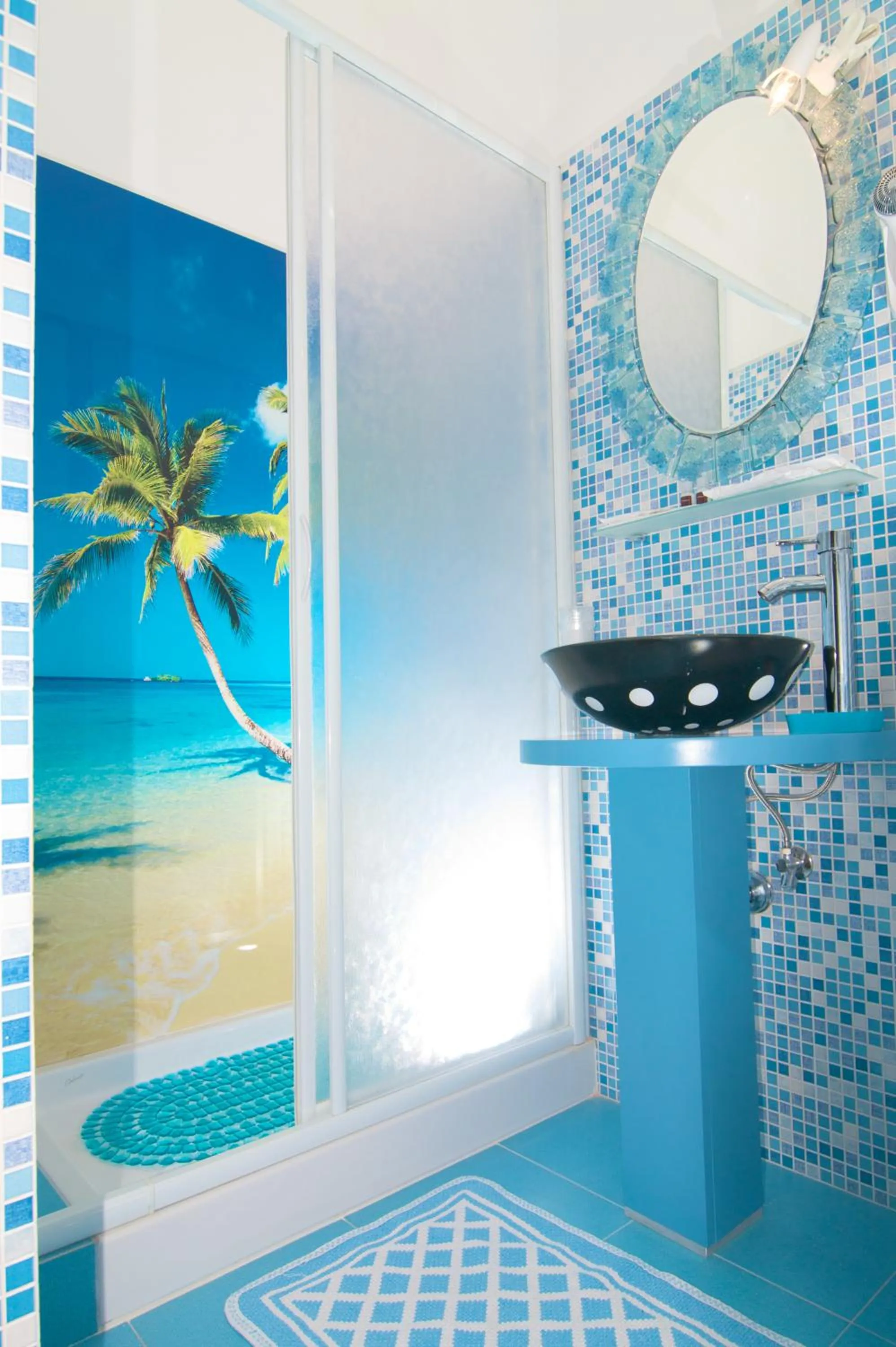 Bathroom in Hotel Velus