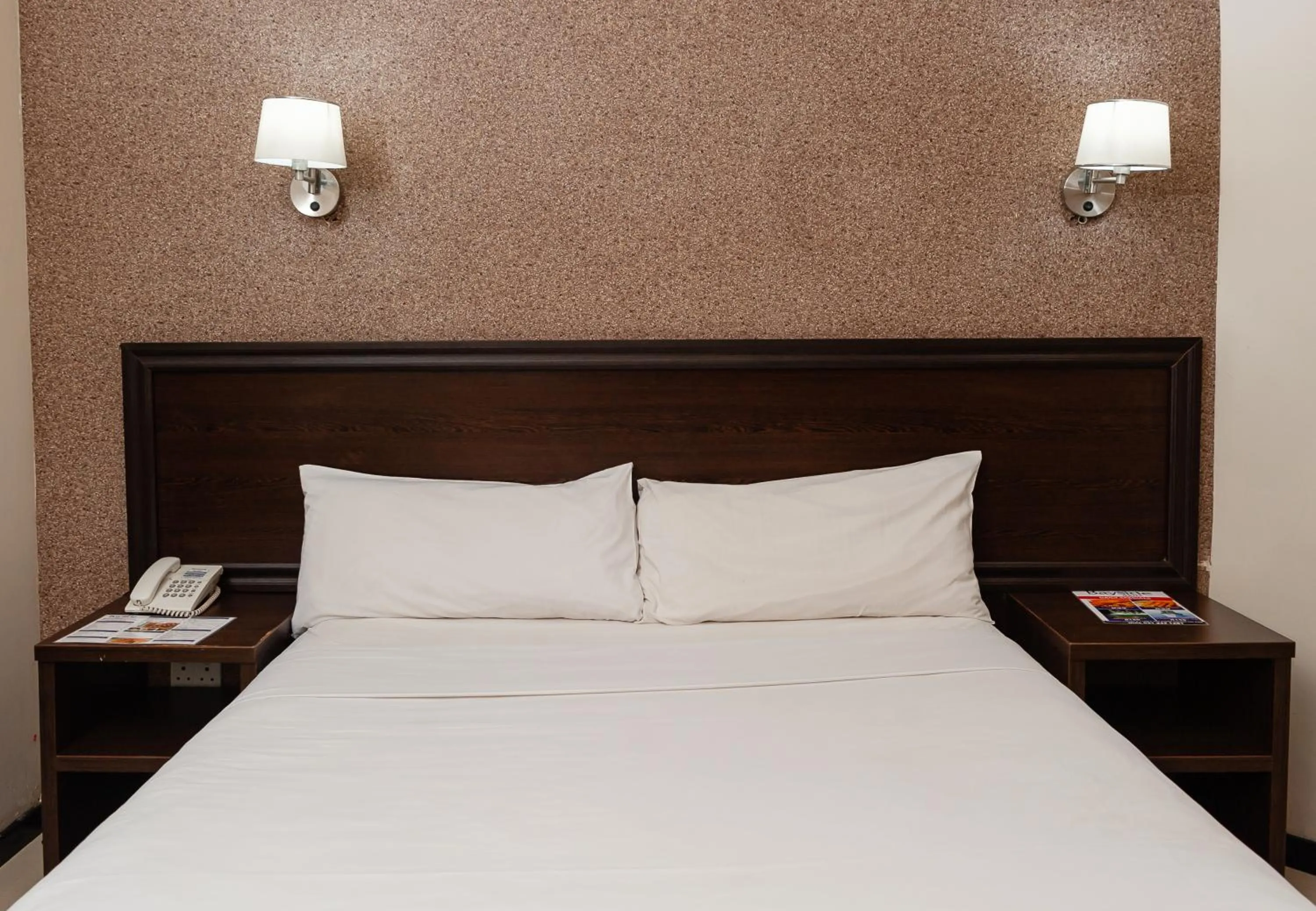 Bed in Bayside Hotel 100 Pixley Kaseme Street (West Street)