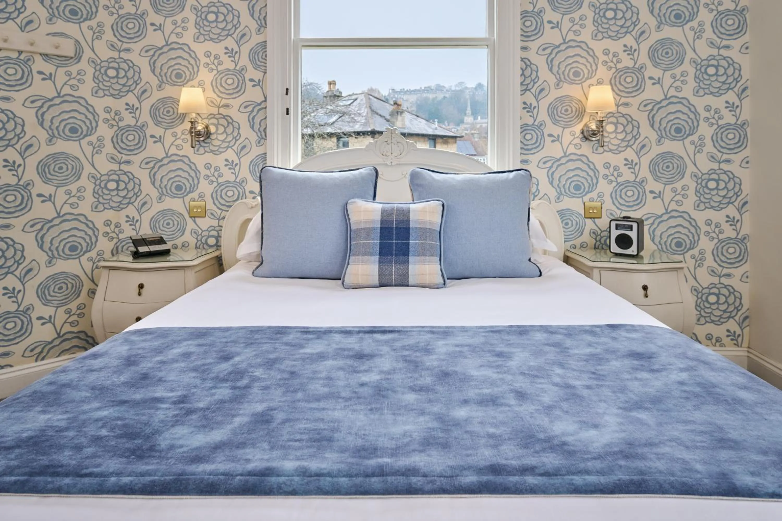 Bedroom, Bed in The Roseate Villa Bath