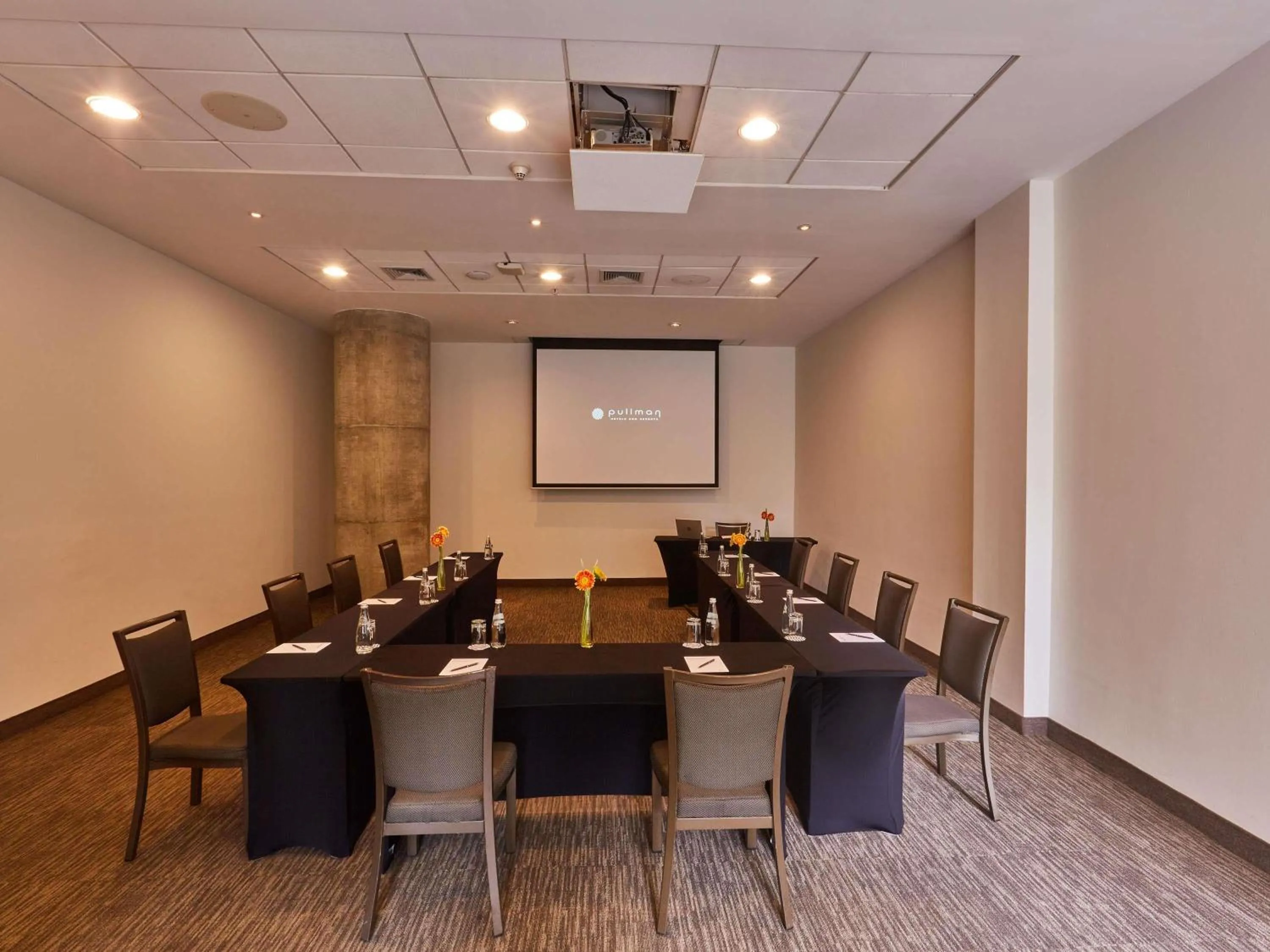 Meeting/conference room in Pullman Lima San Isidro