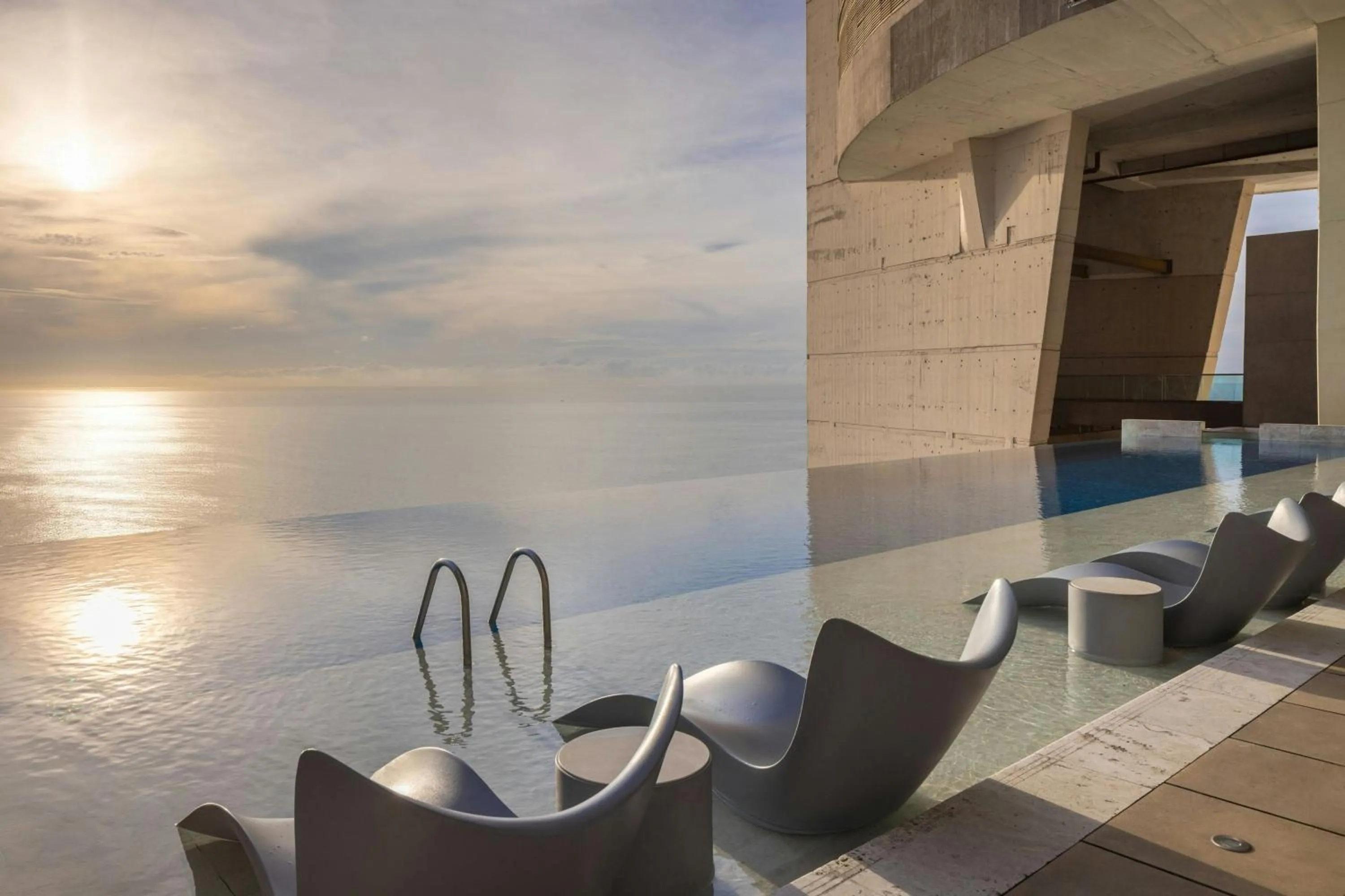 Swimming pool in JW Marriott Panama