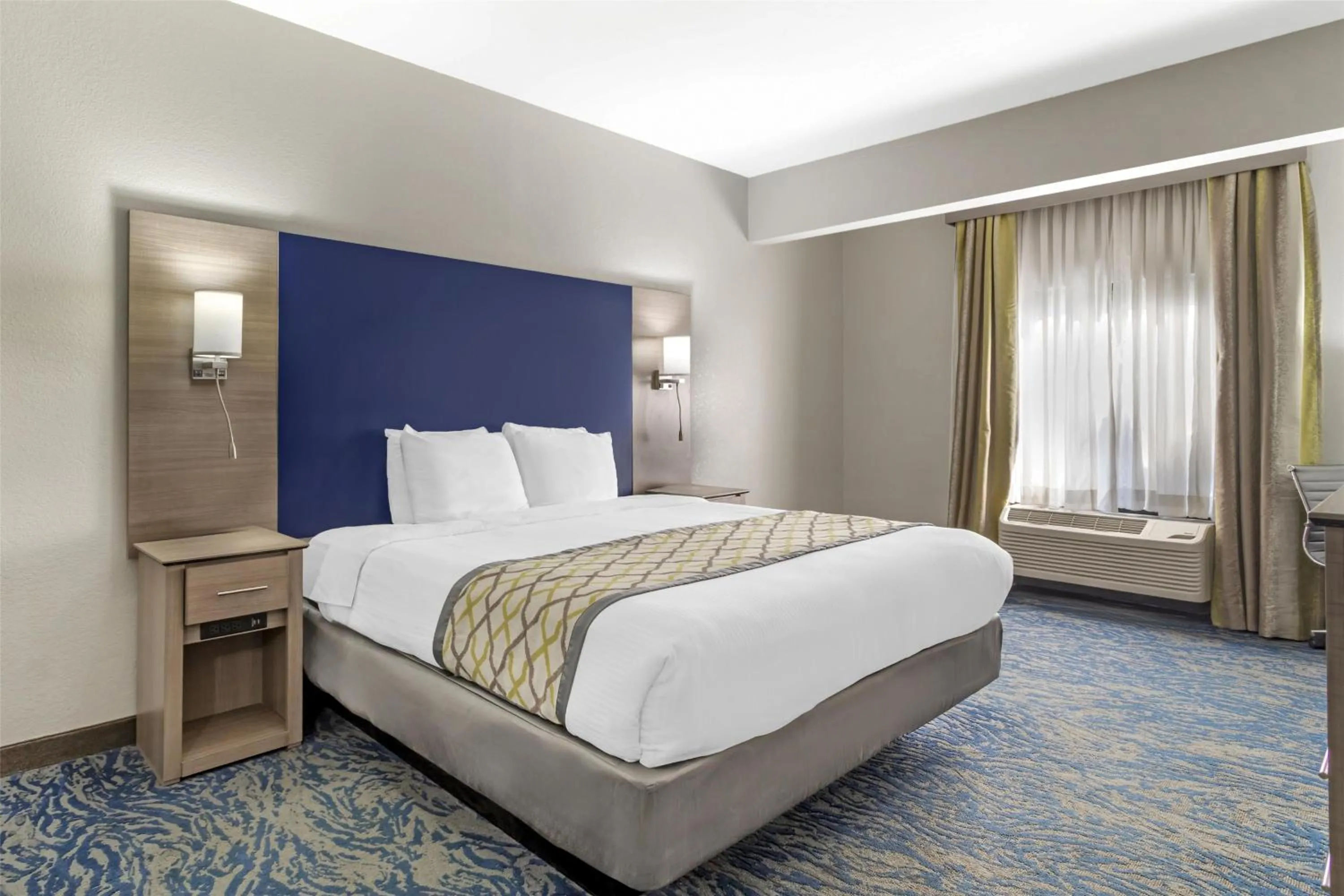 Bedroom, Bed in Best Western Knoxville Airport / Alcoa, TN