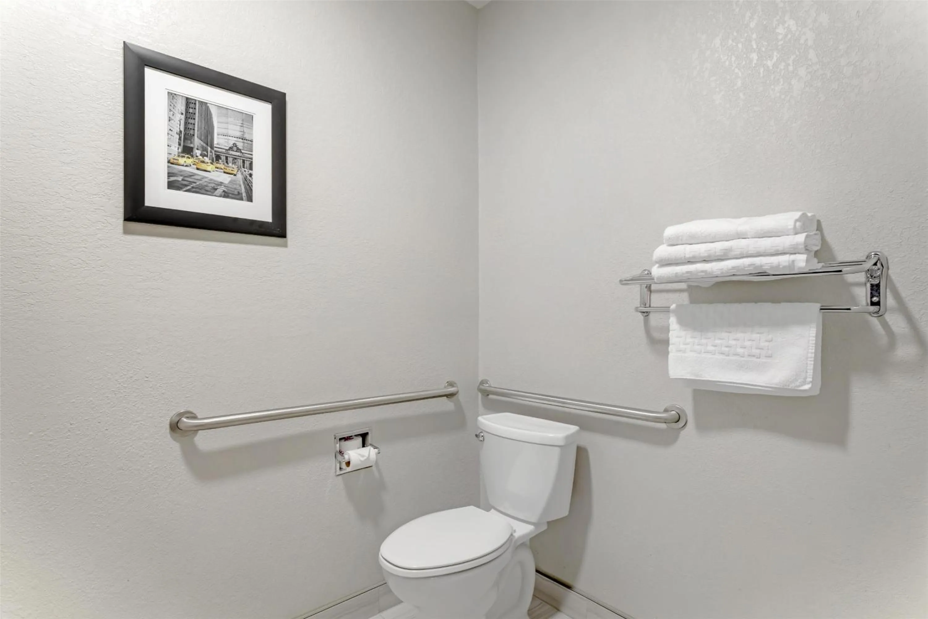 Bathroom in Best Western Knoxville Airport / Alcoa, TN