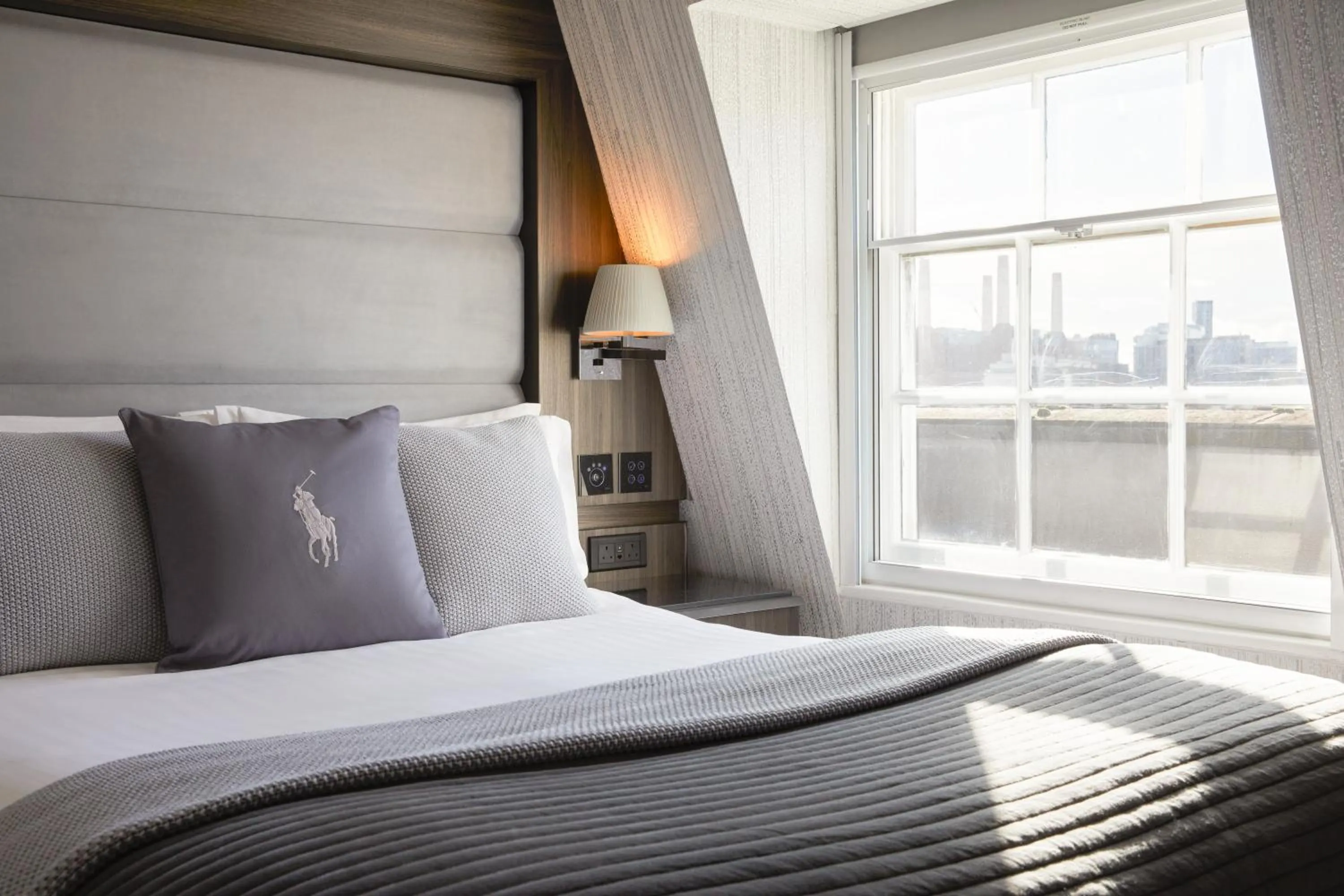 Bedroom, Bed in Eccleston Square Hotel