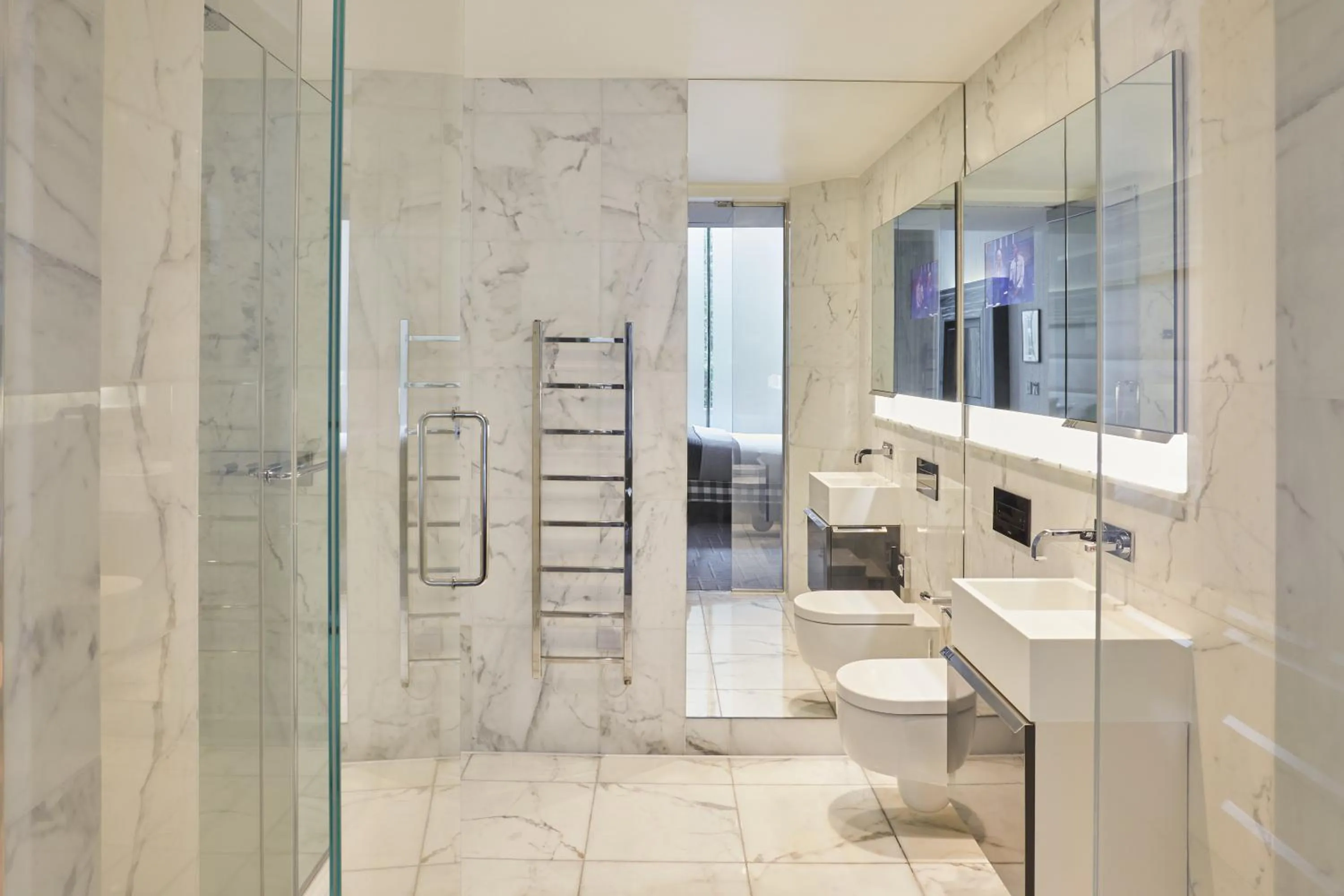 Bathroom in Eccleston Square Hotel