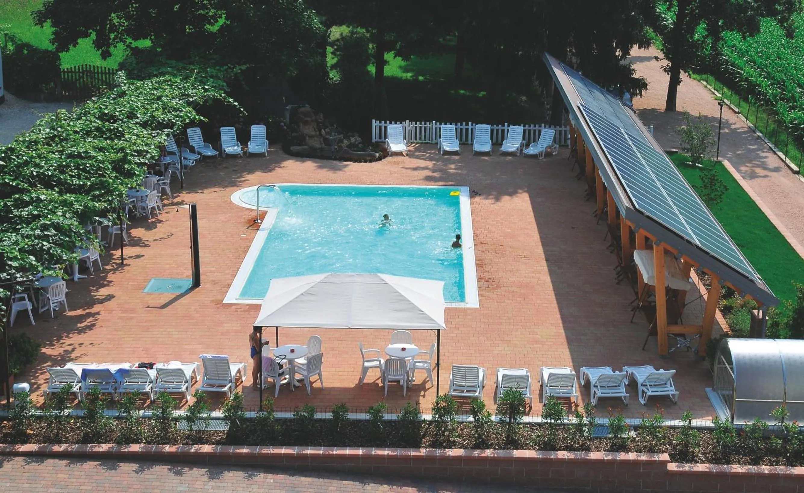 Swimming pool in Villa Flora