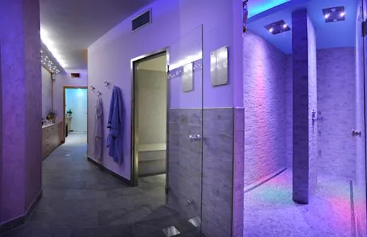 Spa and wellness centre/facilities in Villa Flora