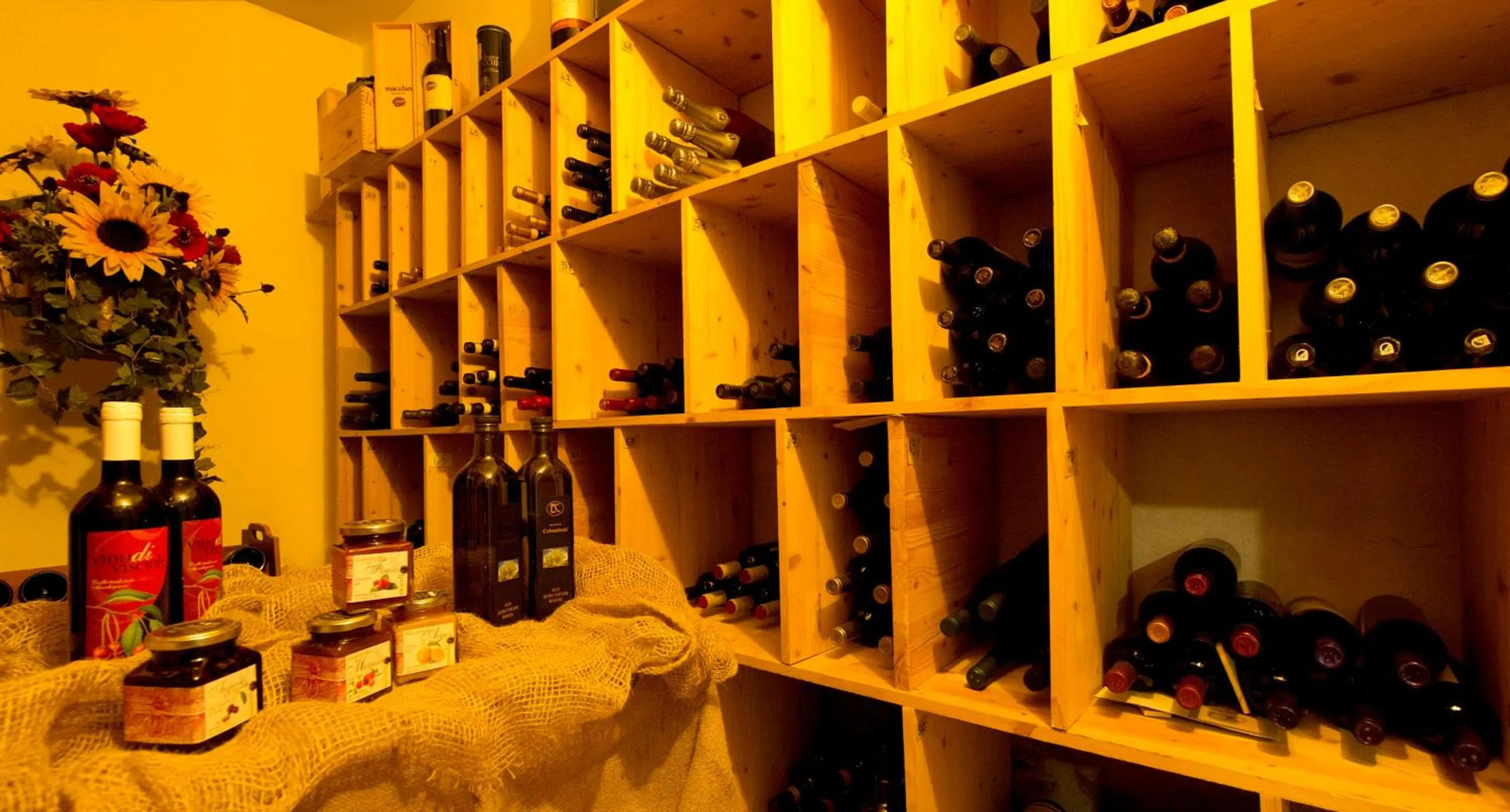 Restaurant/places to eat in UNA HOTELS Imperial Beach Hotel