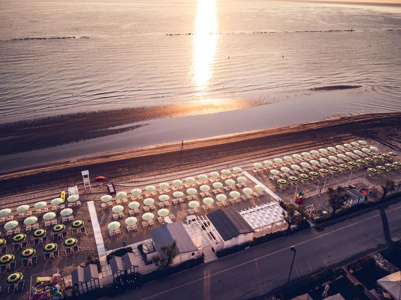 UNA HOTELS Imperial Beach Hotel