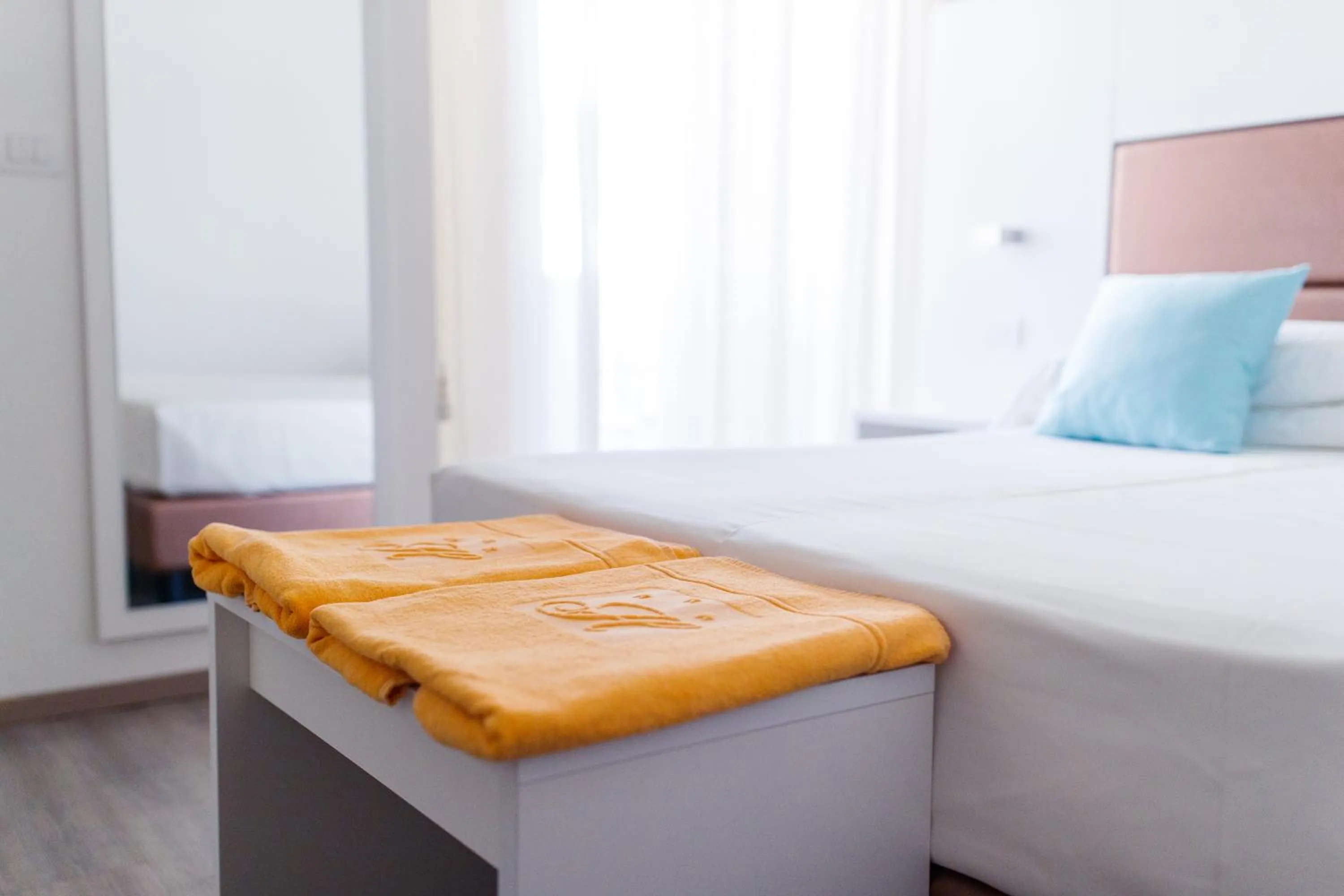 UNA HOTELS Imperial Beach Hotel