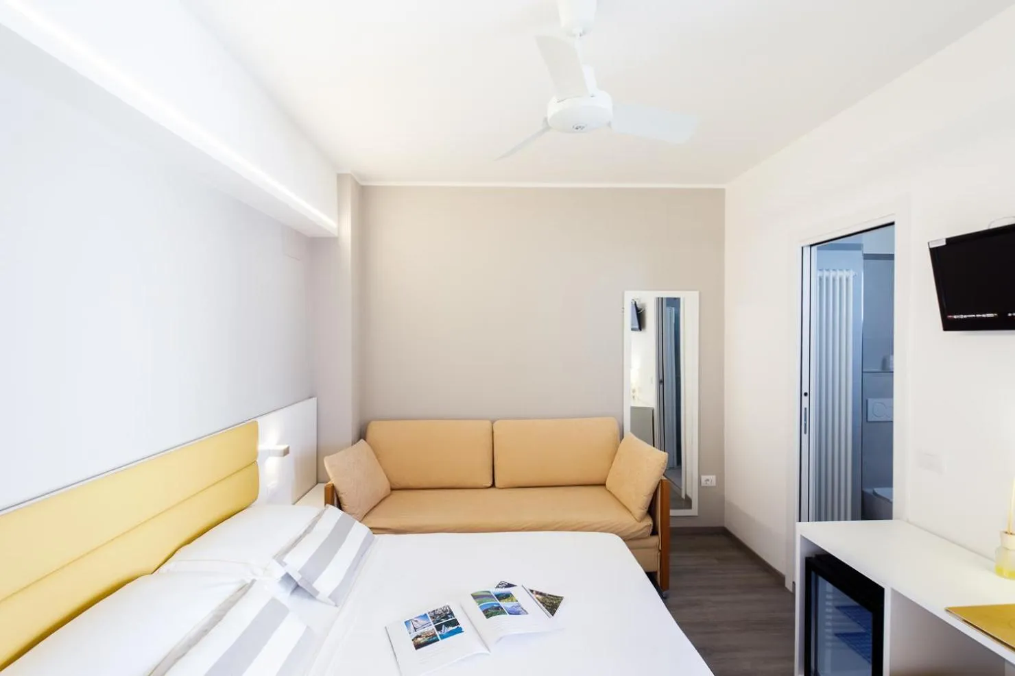 UNA HOTELS Imperial Beach Hotel