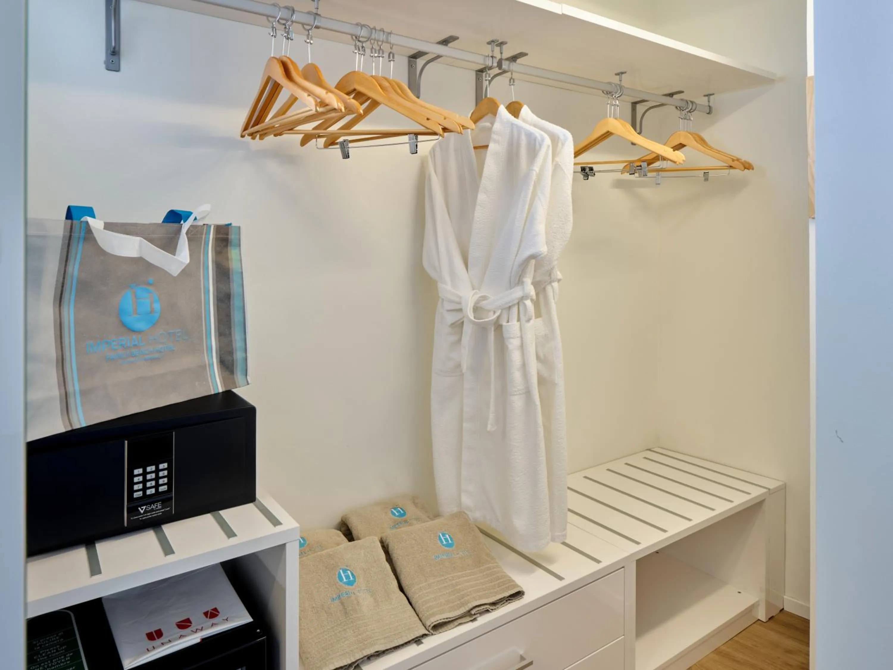 UNA HOTELS Imperial Beach Hotel