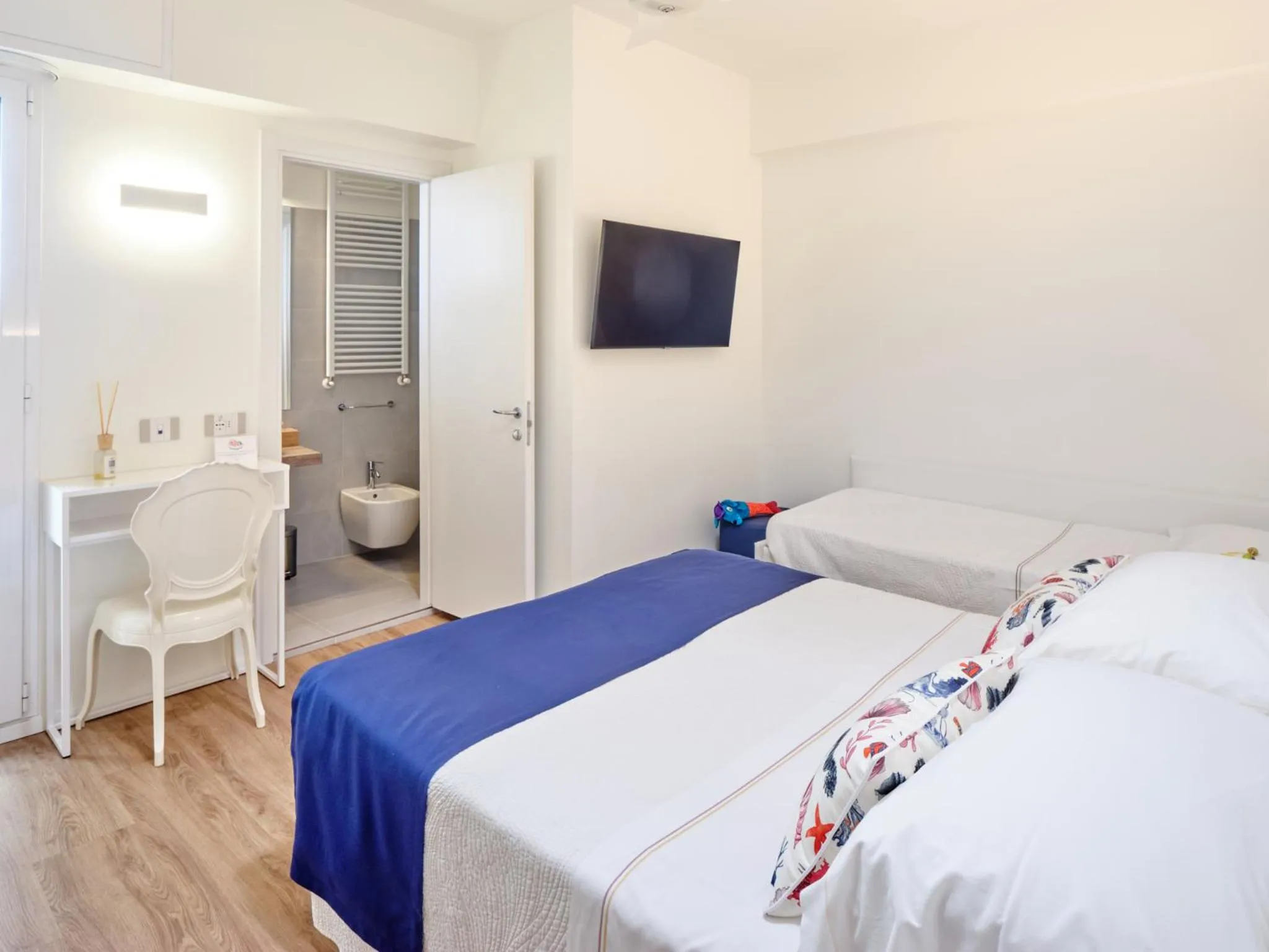 UNA HOTELS Imperial Beach Hotel